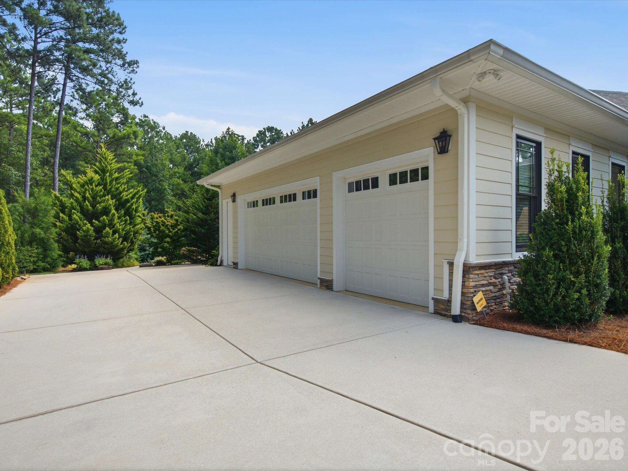 4099 Persimmon Road — Lancaster