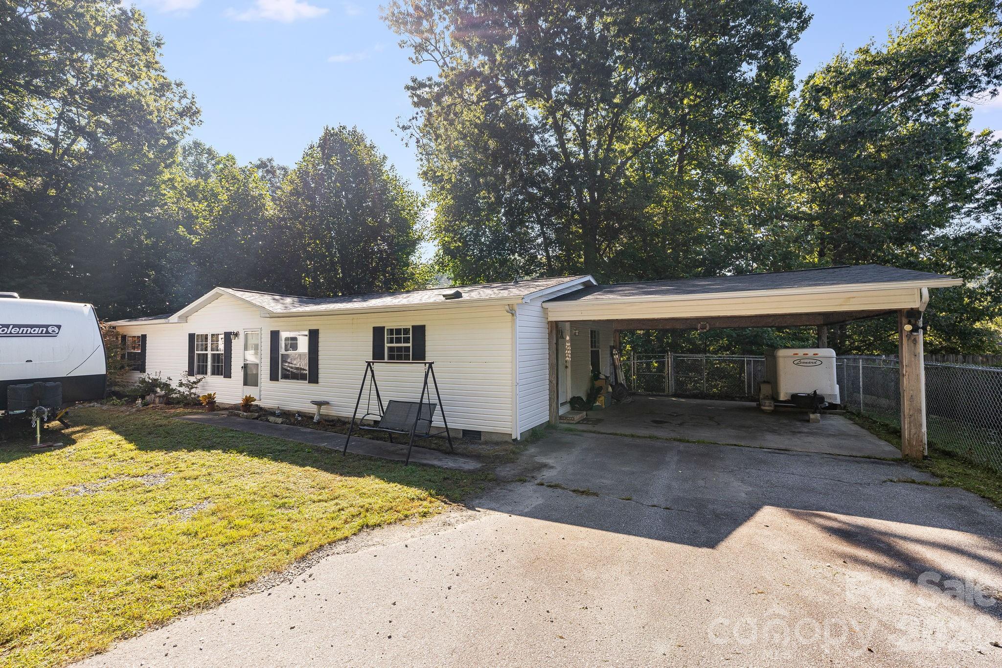 96 Fallswood Court — Hendersonville