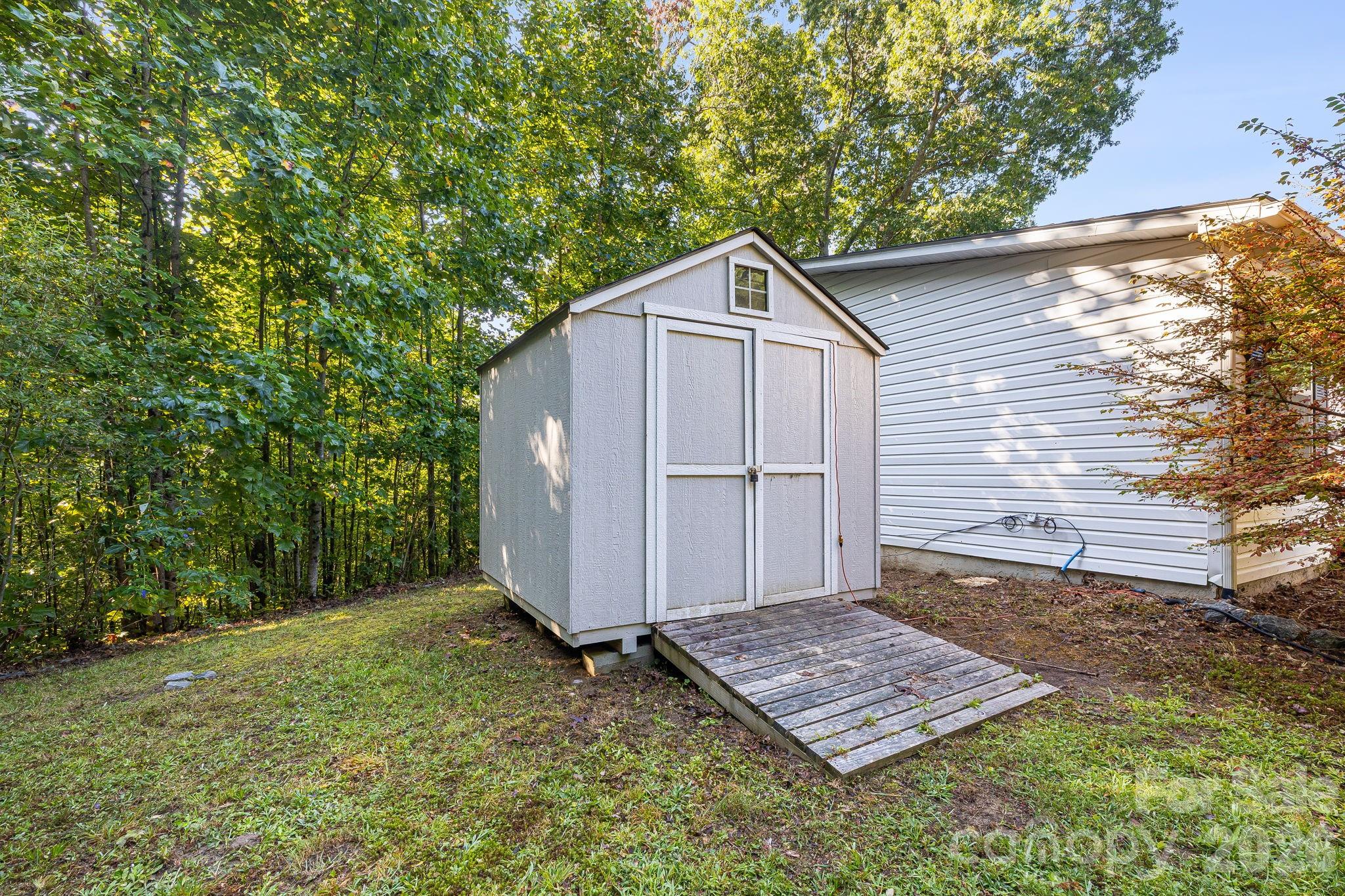 96 Fallswood Court — Hendersonville