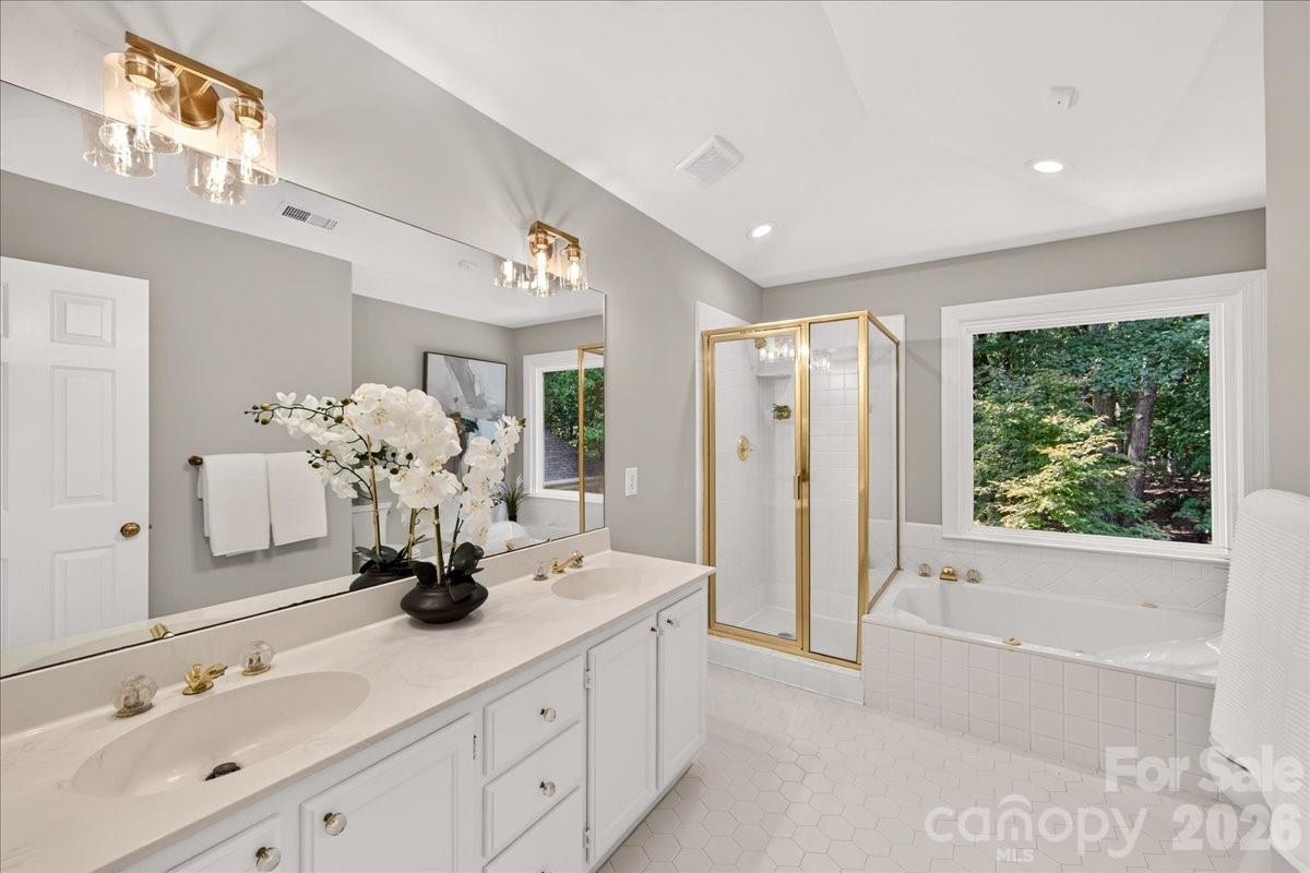 2424 Hartmill Court — Charlotte