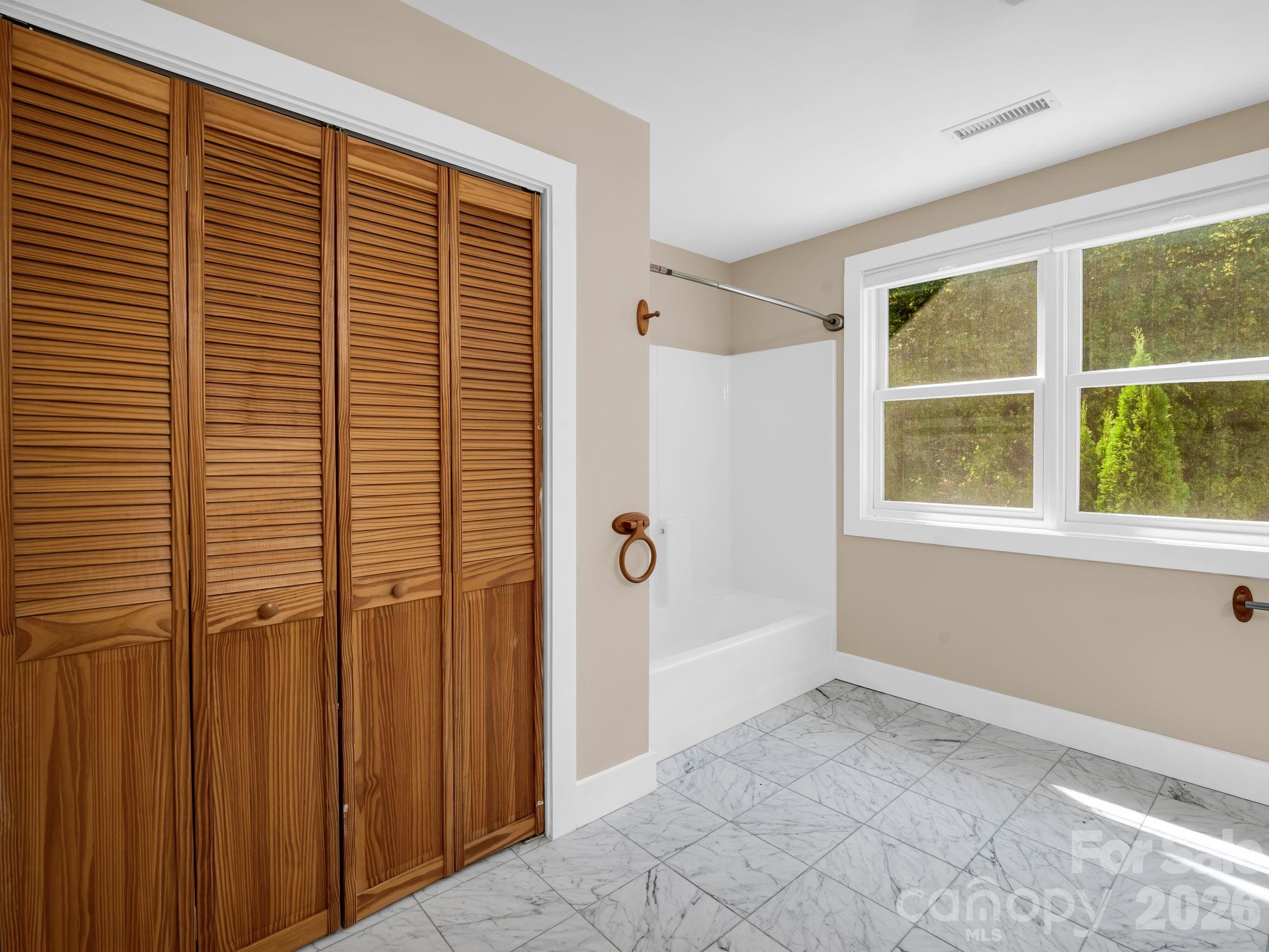 119 Mountain Bluff Trail — Hendersonville