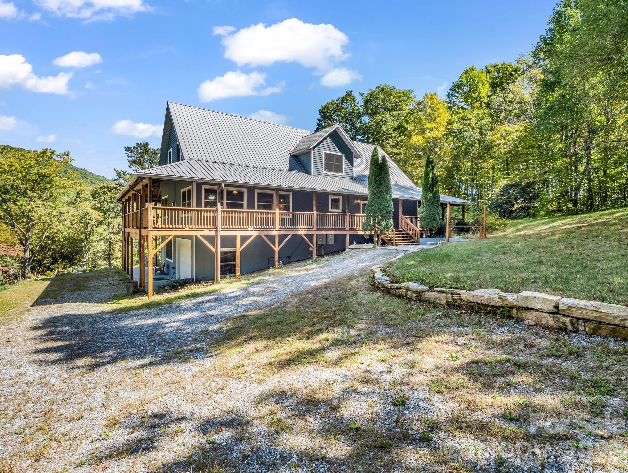 119 Mountain Bluff Trail — Hendersonville