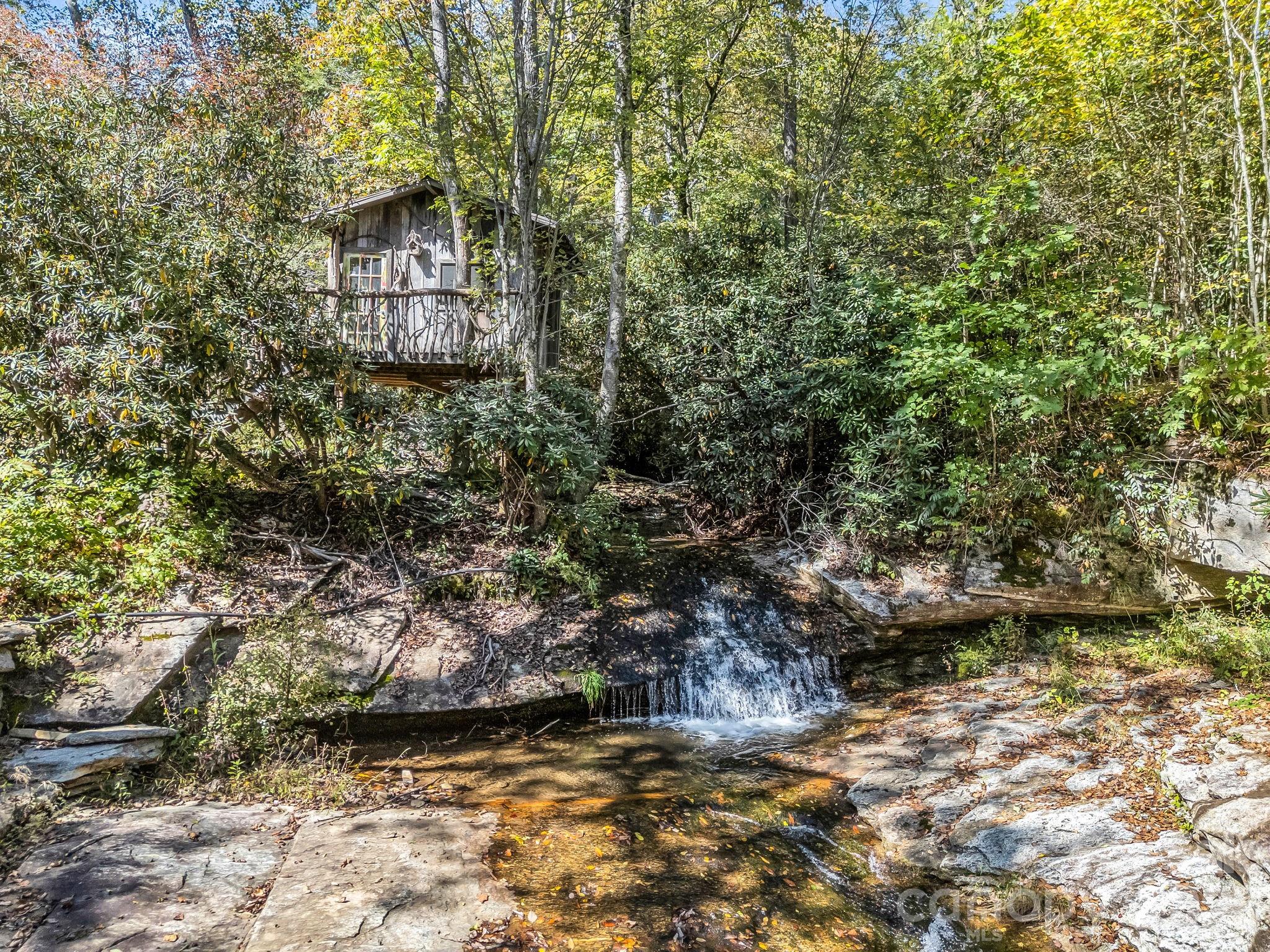 119 Mountain Bluff Trail — Hendersonville