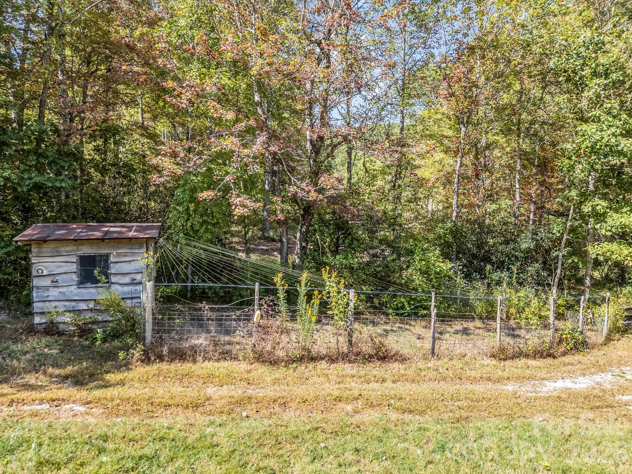 119 Mountain Bluff Trail — Hendersonville
