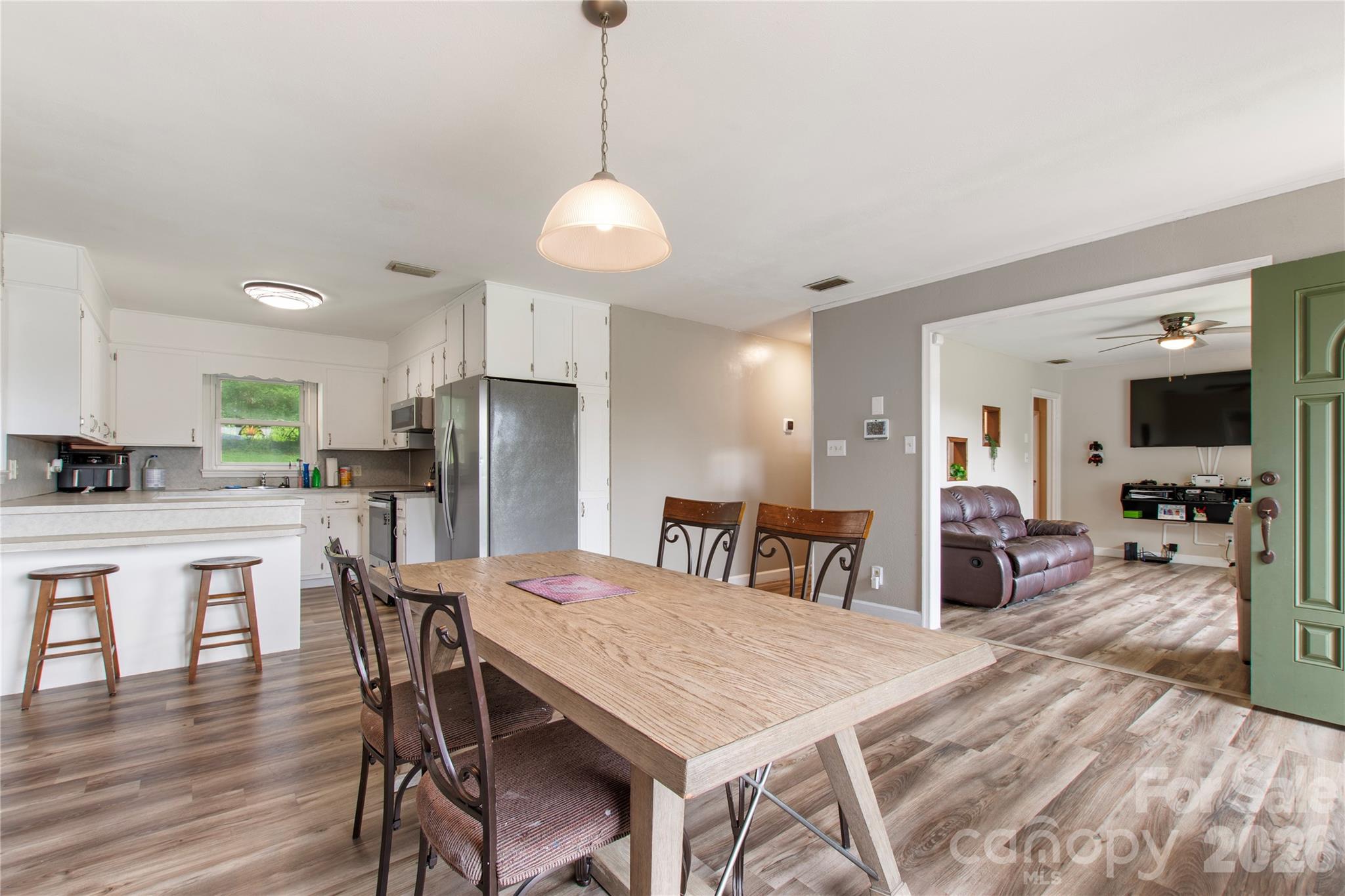 3333 Eastwood Avenue — Morganton