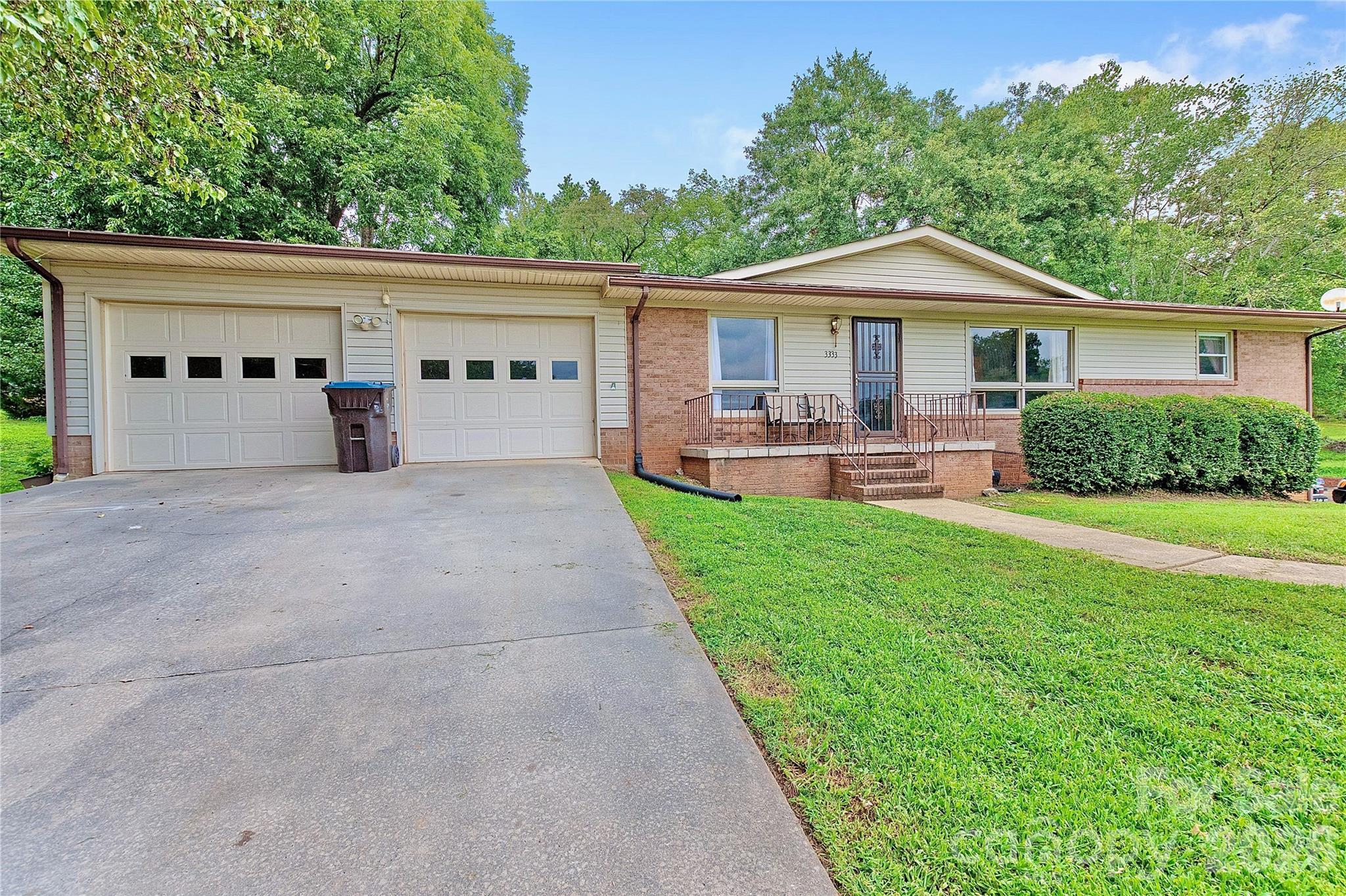 3333 Eastwood Avenue — Morganton