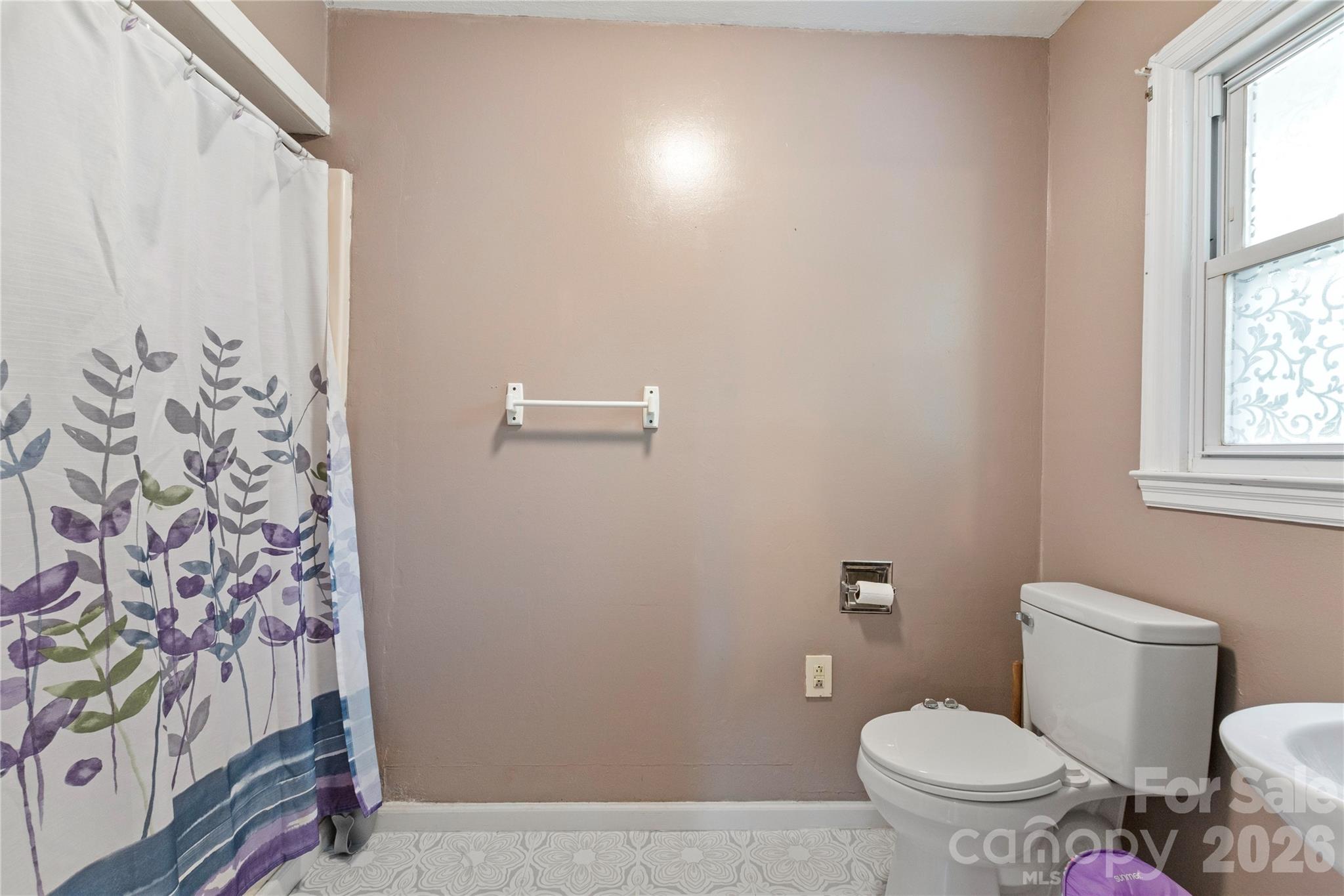 3333 Eastwood Avenue — Morganton