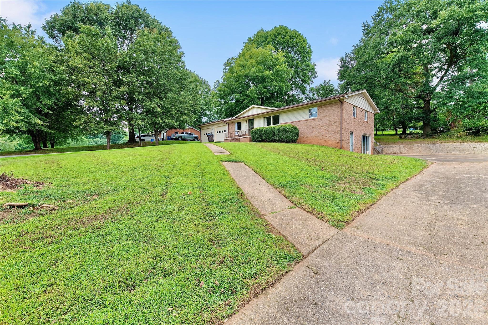 3333 Eastwood Avenue — Morganton