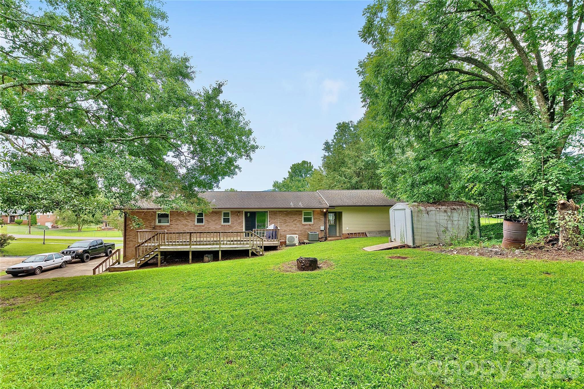3333 Eastwood Avenue — Morganton