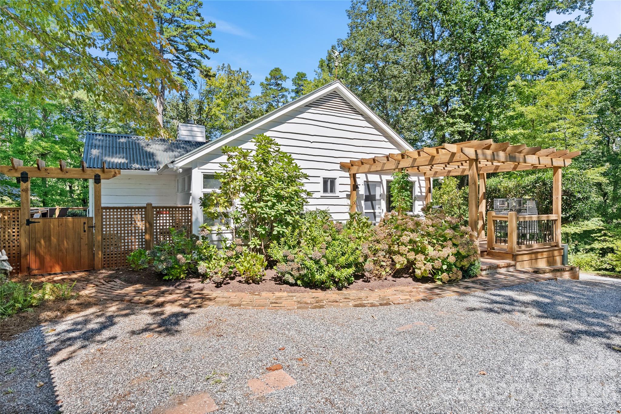 566 Canebrake Road — Tryon