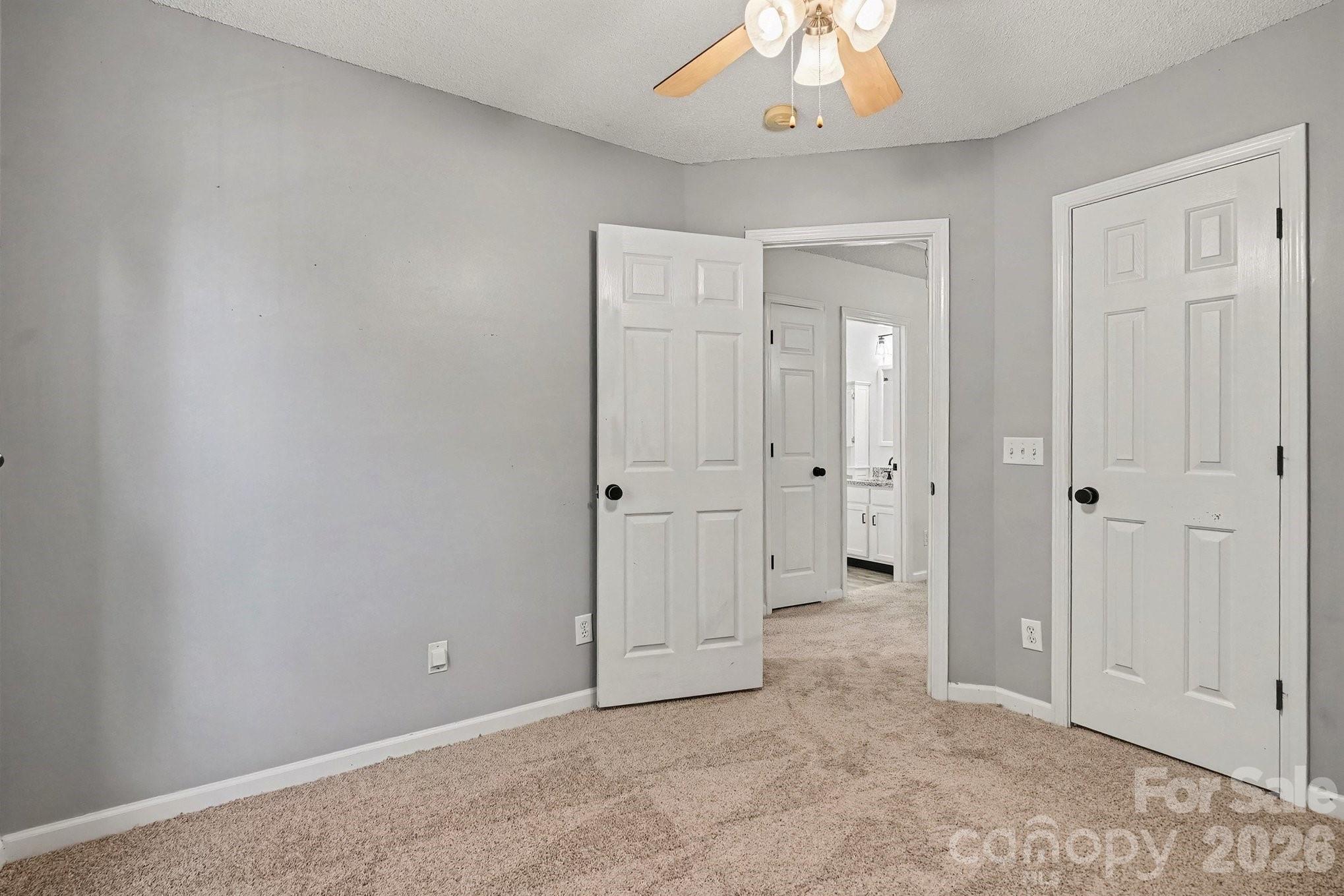 8041 Stoneham Court — Charlotte
