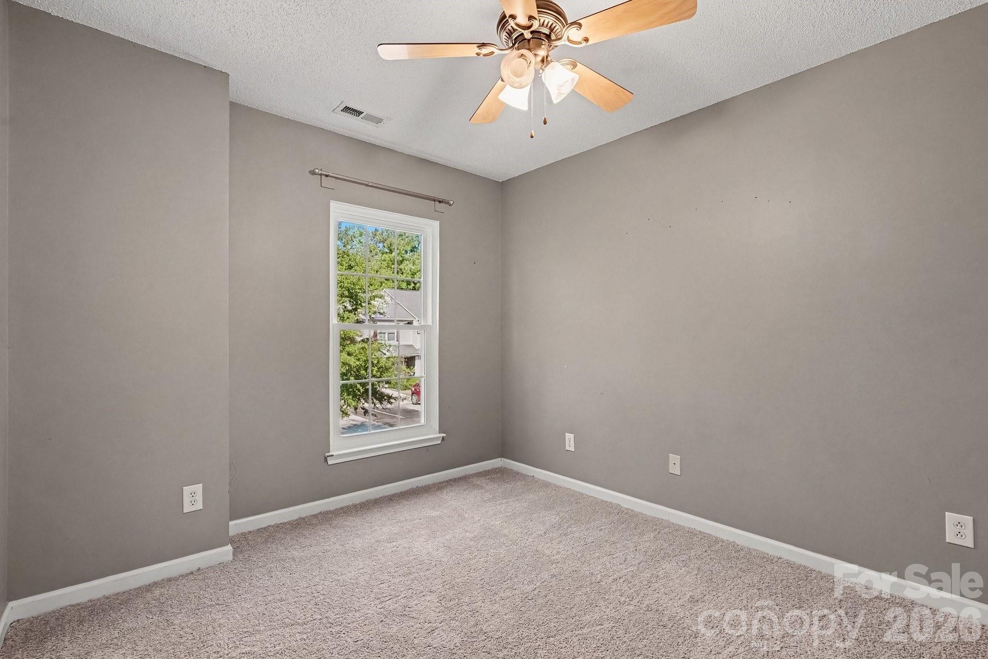 8041 Stoneham Court — Charlotte