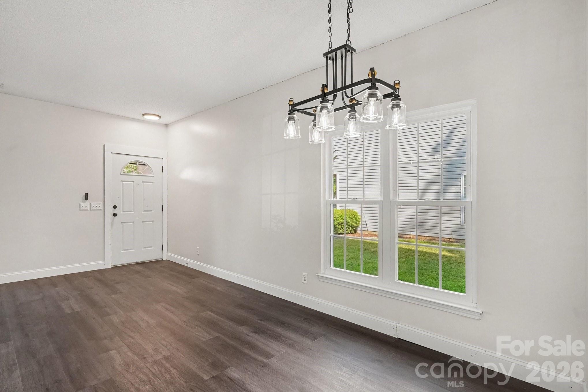 8041 Stoneham Court — Charlotte