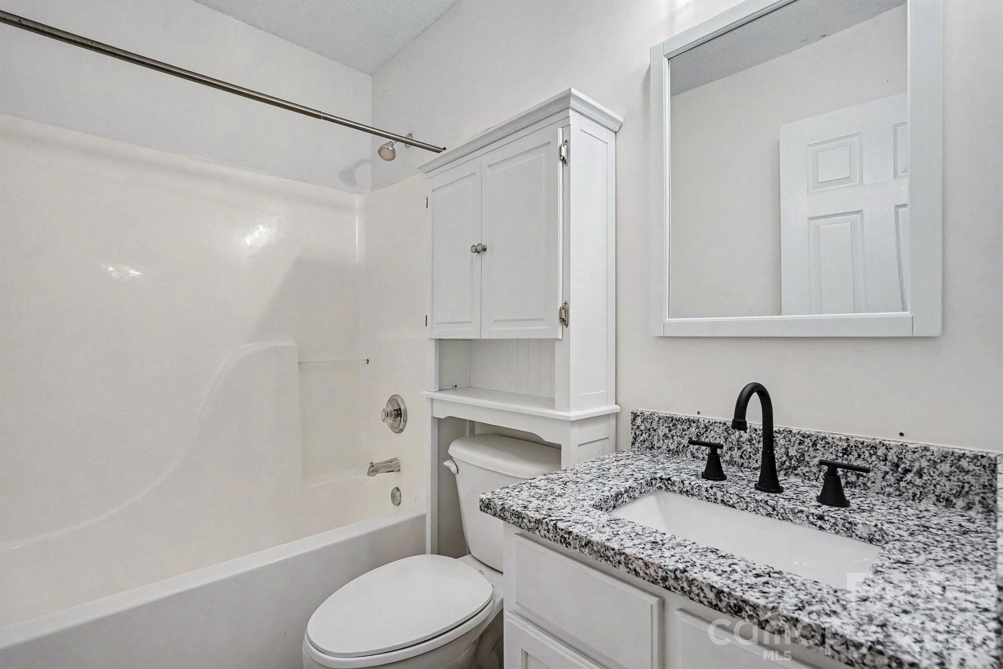8041 Stoneham Court — Charlotte