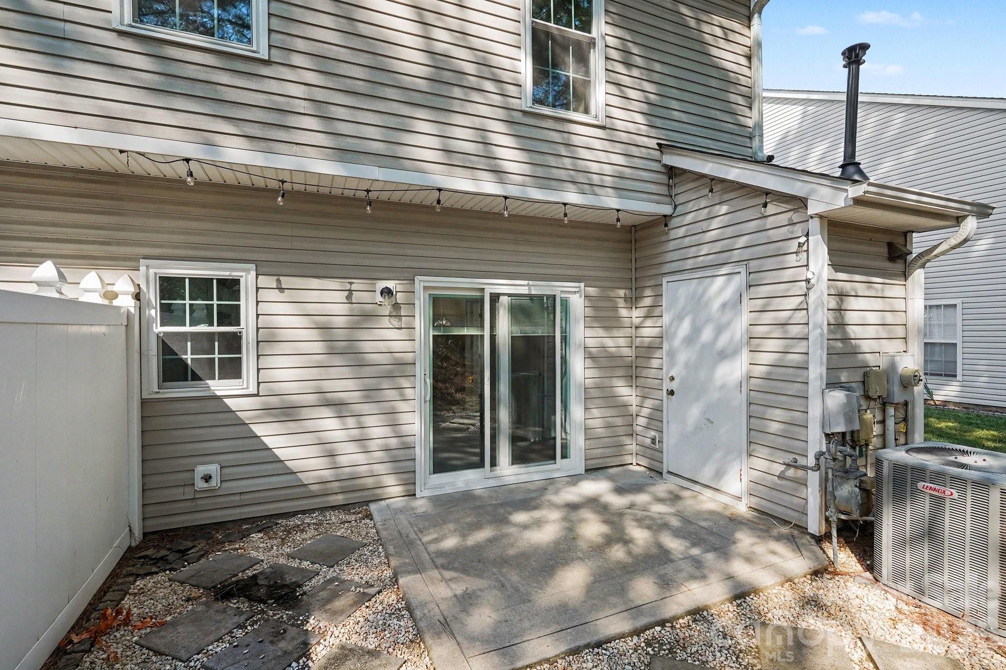 8041 Stoneham Court — Charlotte