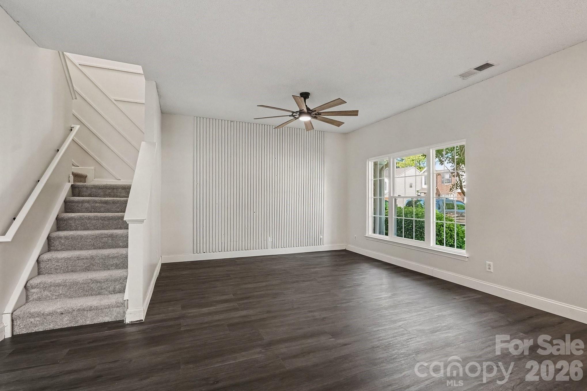 8041 Stoneham Court — Charlotte
