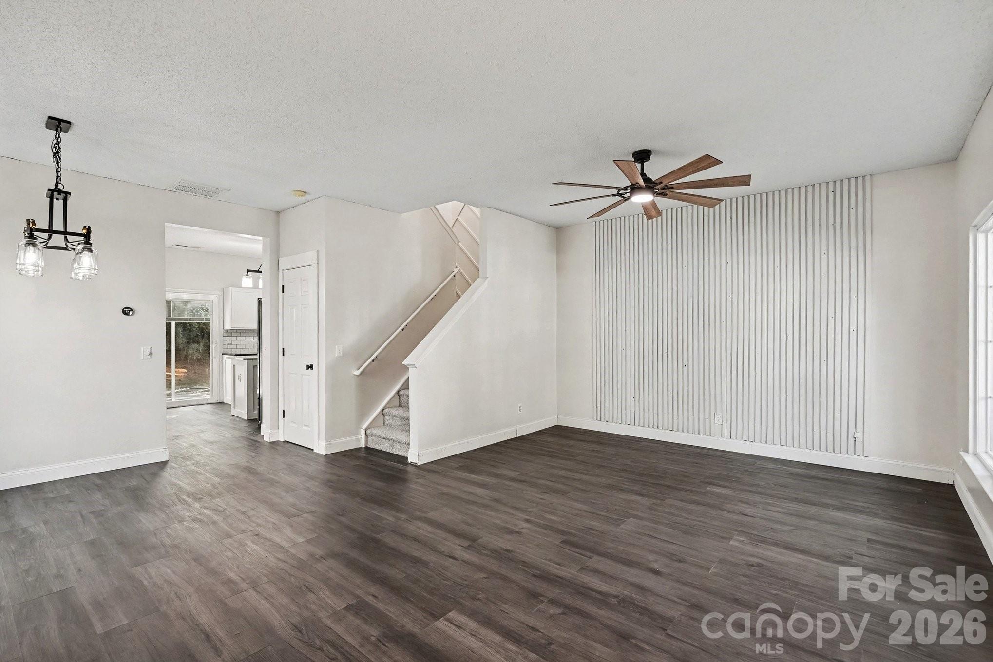 8041 Stoneham Court — Charlotte