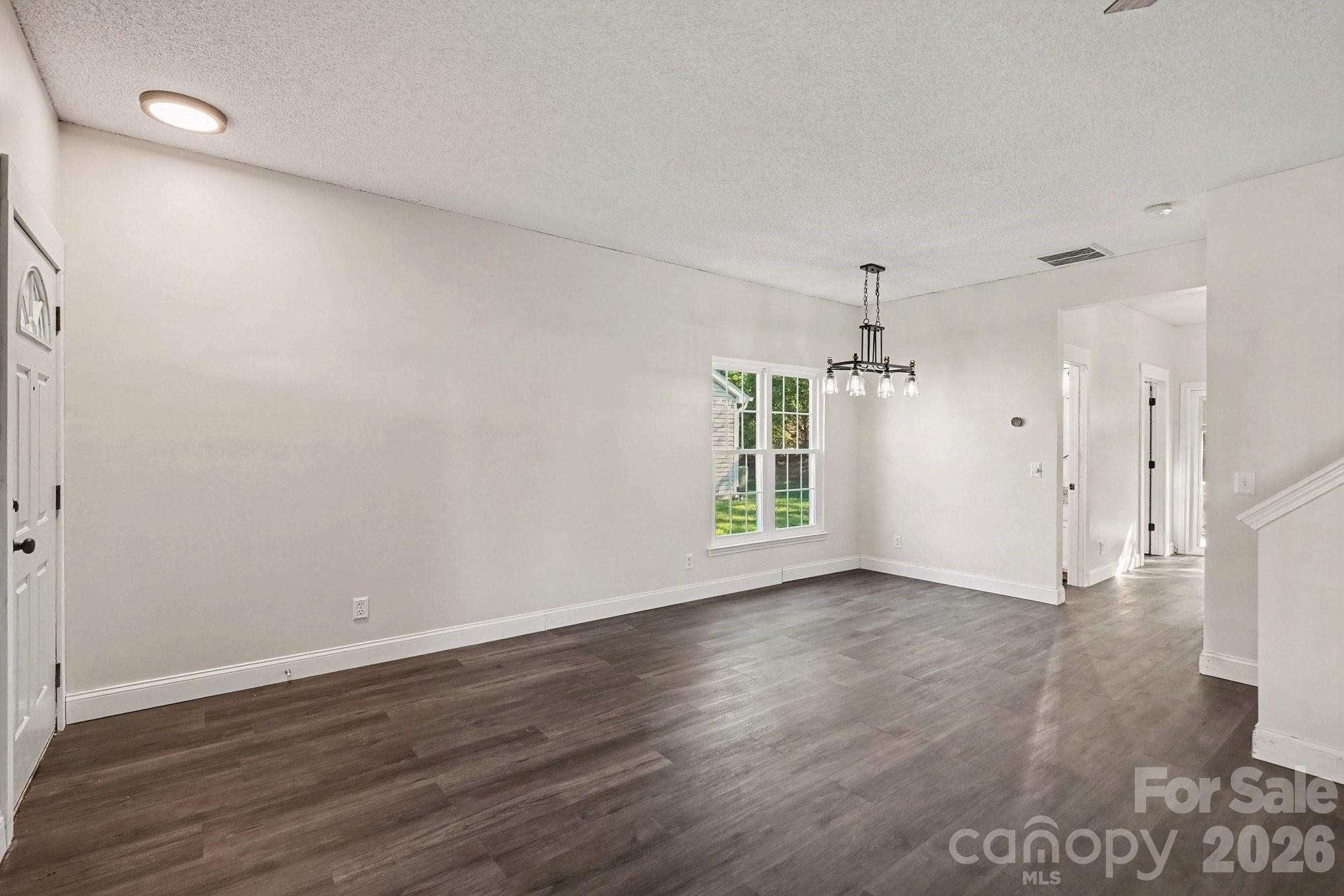 8041 Stoneham Court — Charlotte