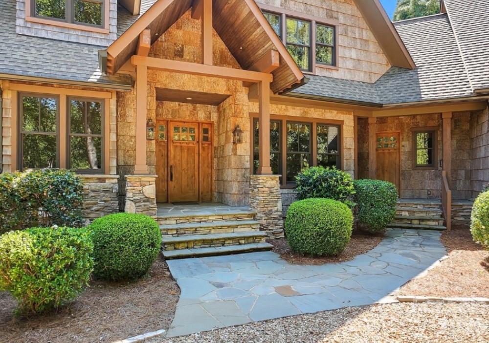 9208 Flying Eagle Lane — Charlotte