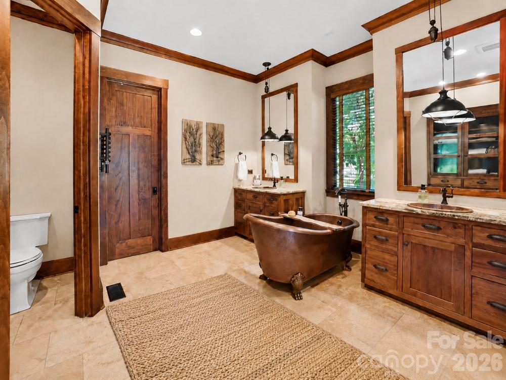 9208 Flying Eagle Lane — Charlotte