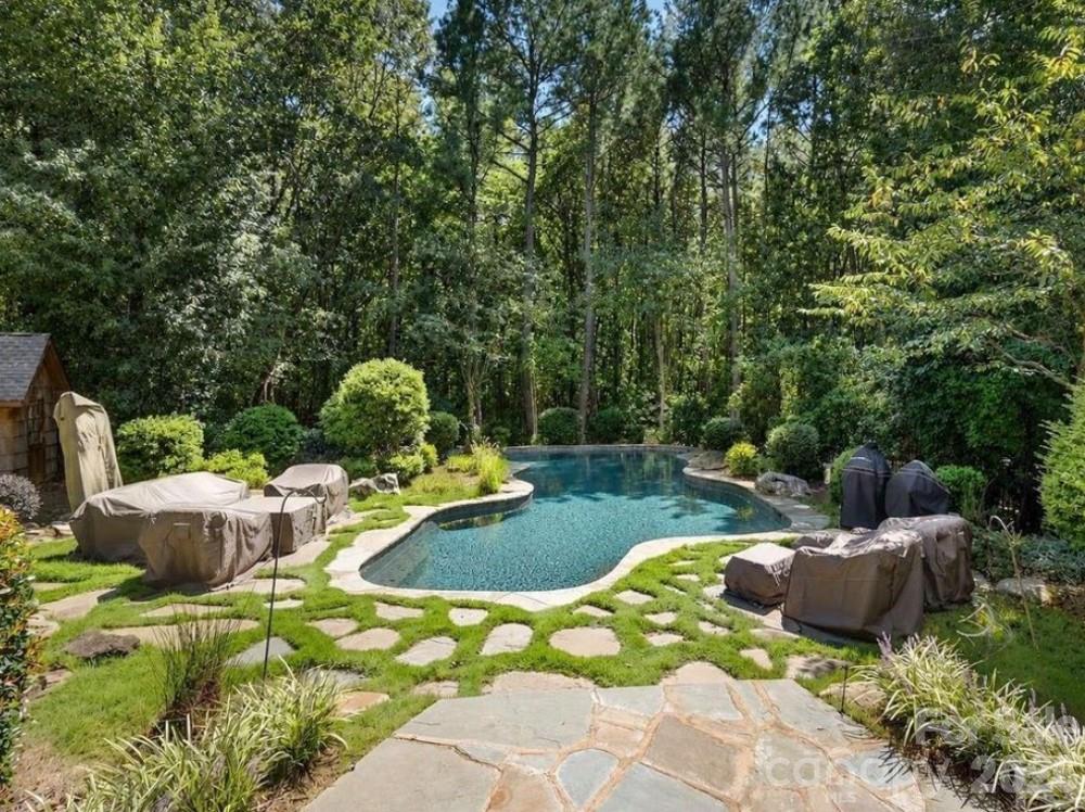 9208 Flying Eagle Lane — Charlotte