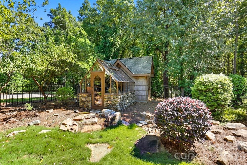 9208 Flying Eagle Lane — Charlotte