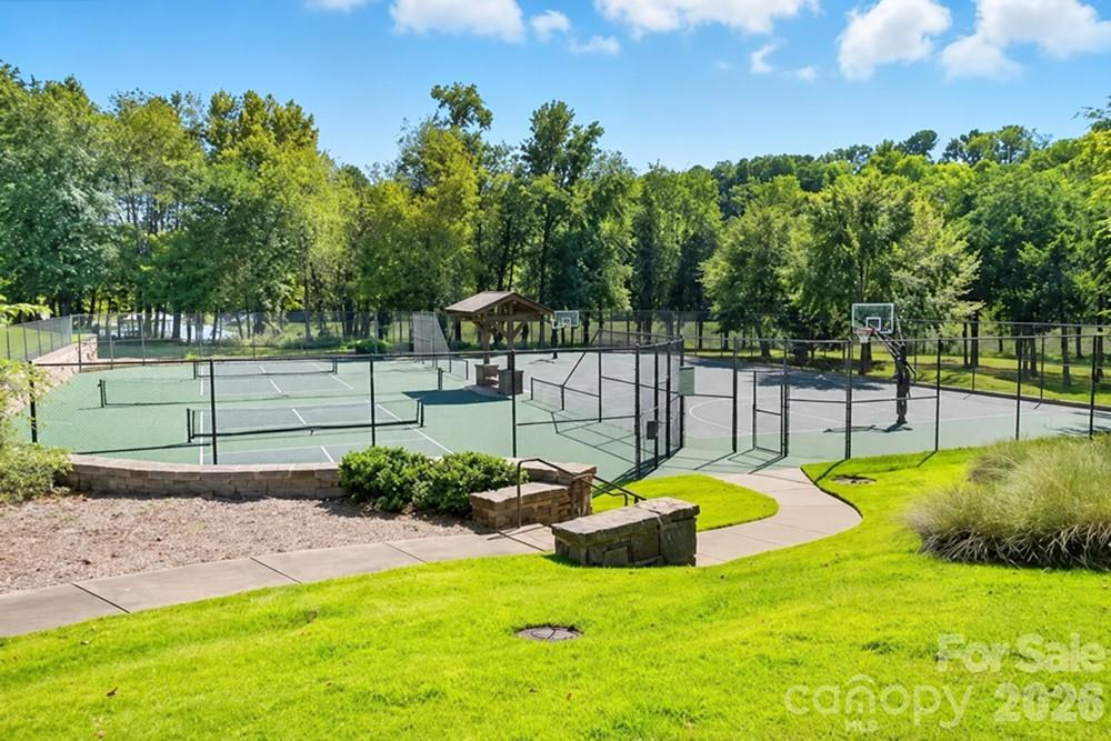 9208 Flying Eagle Lane — Charlotte