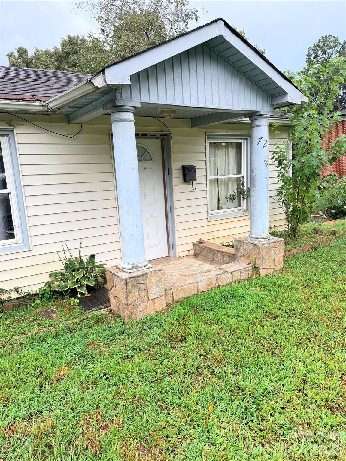 725 Tron Avenue NW — Valdese