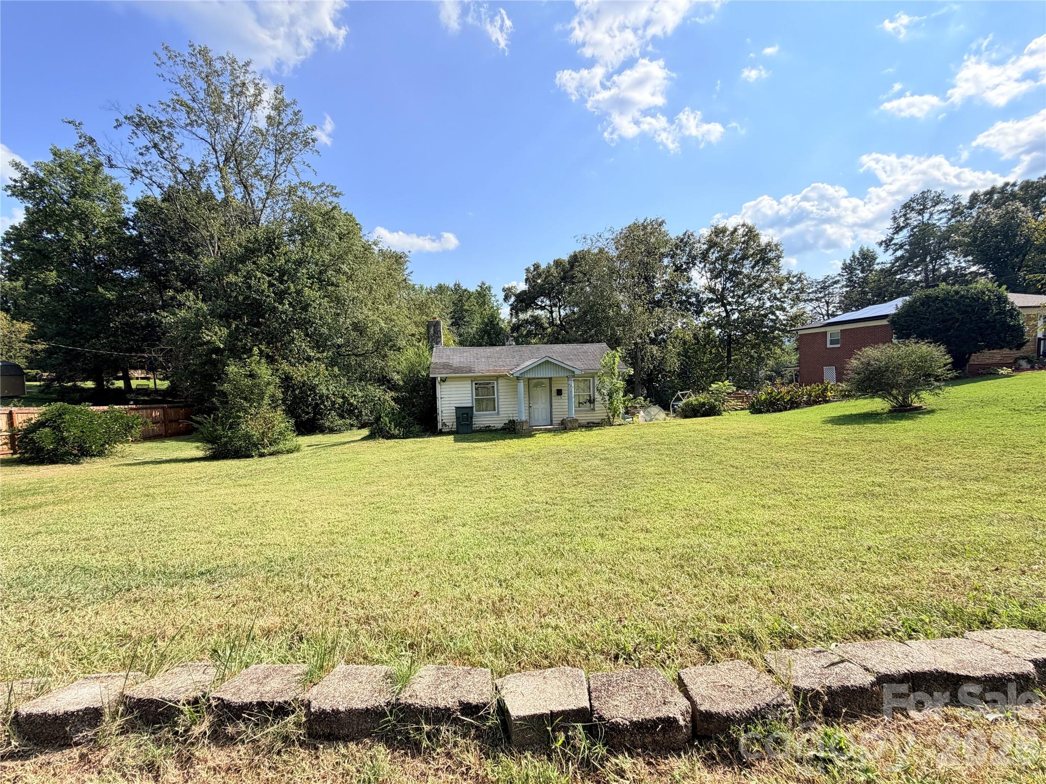 725 Tron Avenue NW — Valdese