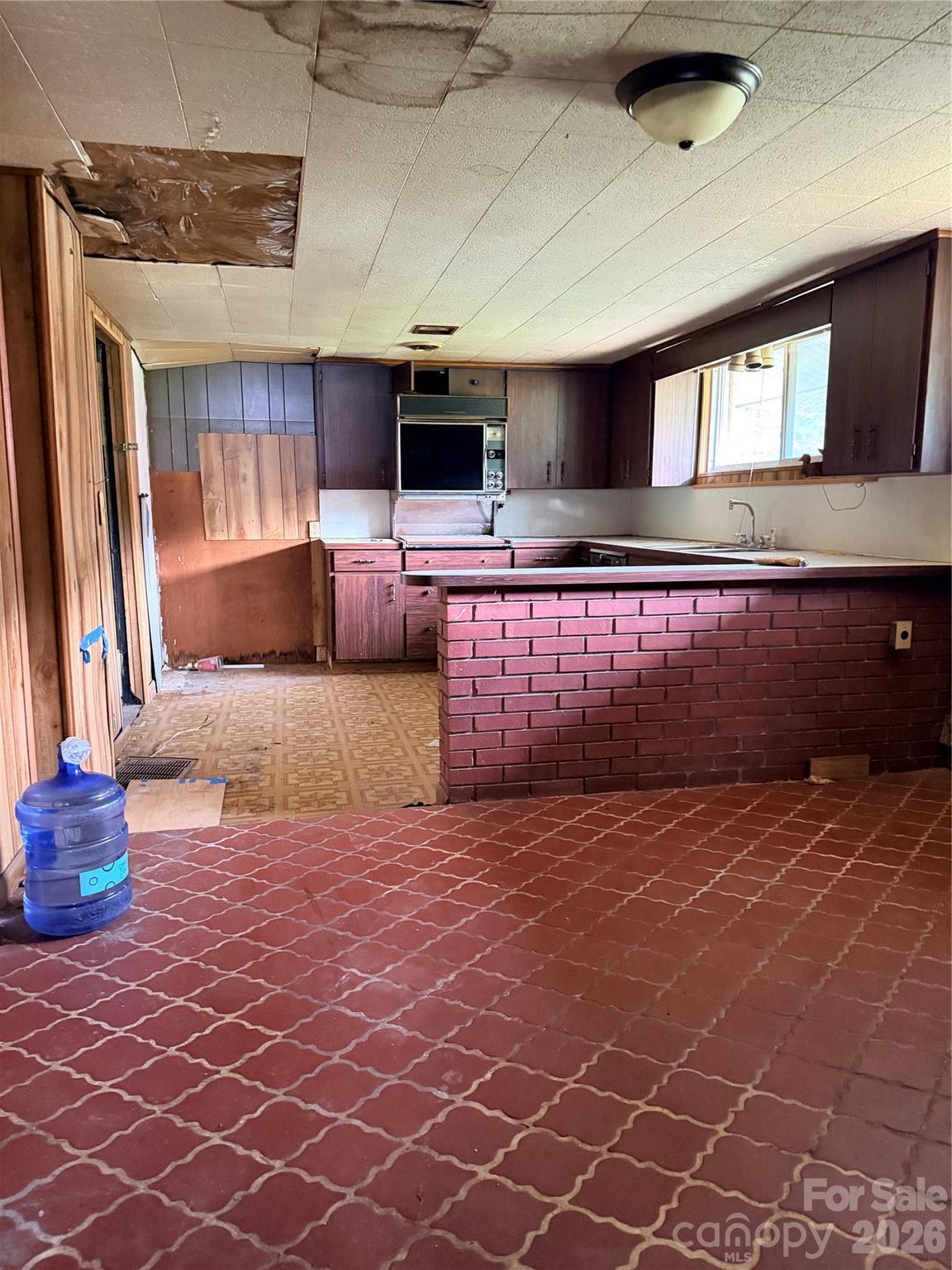 725 Tron Avenue NW — Valdese