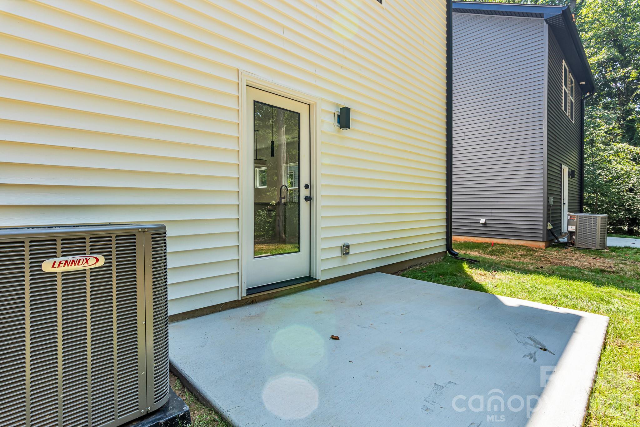 114 N Yadkin Avenue — Spencer