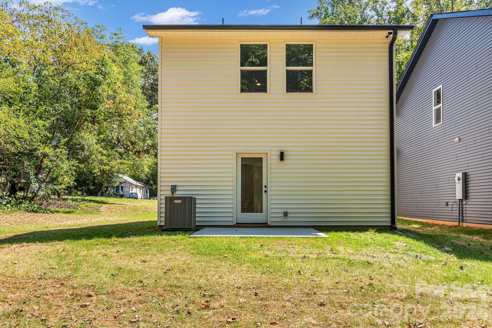 114 N Yadkin Avenue — Spencer