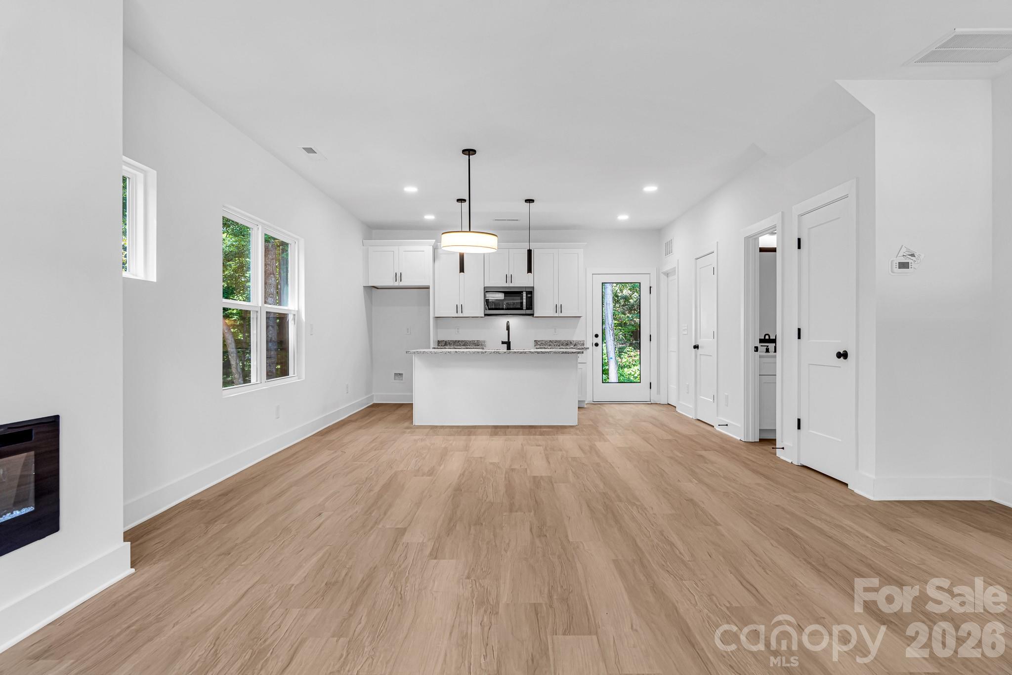 112 N Yadkin Avenue — Spencer