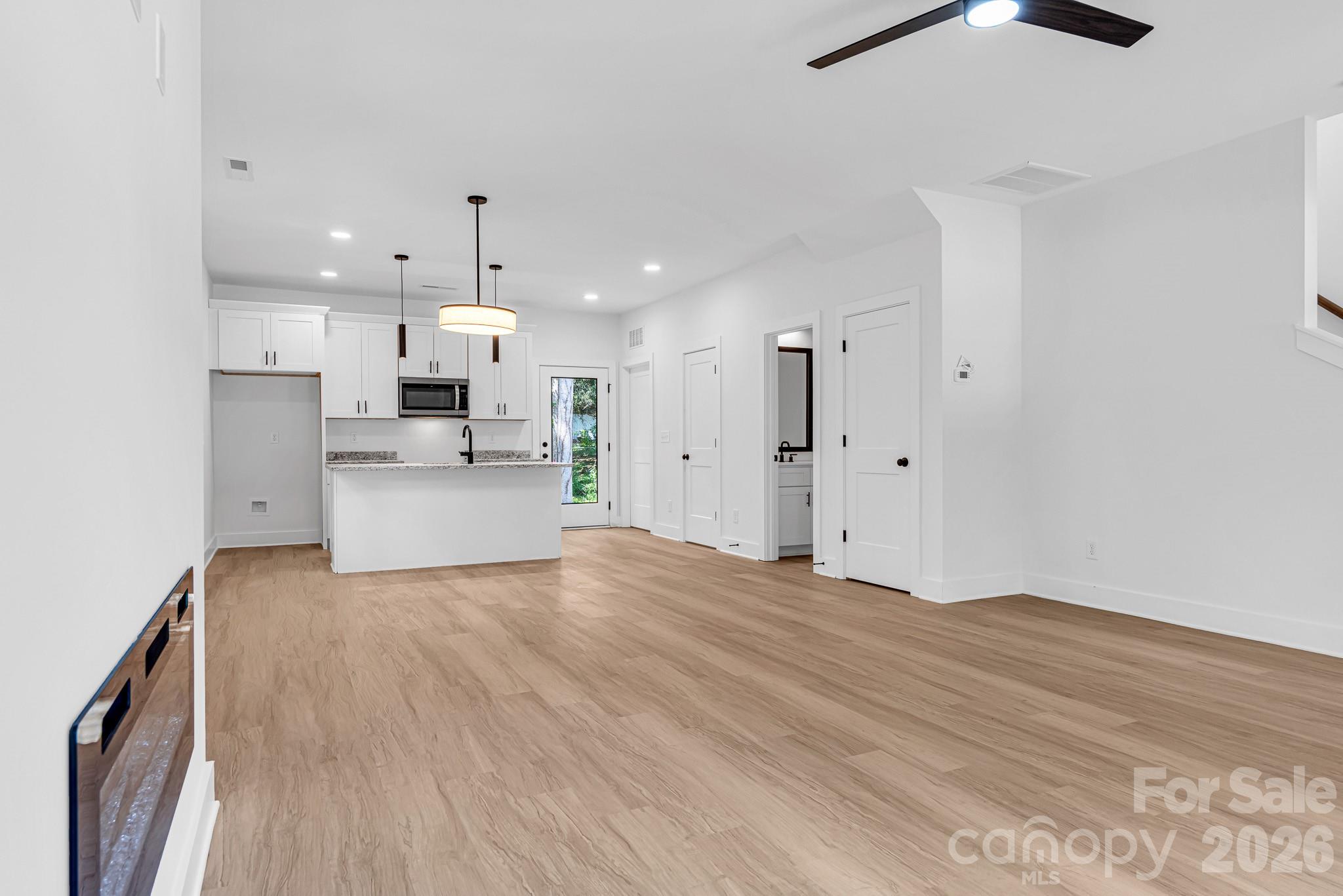 112 N Yadkin Avenue — Spencer