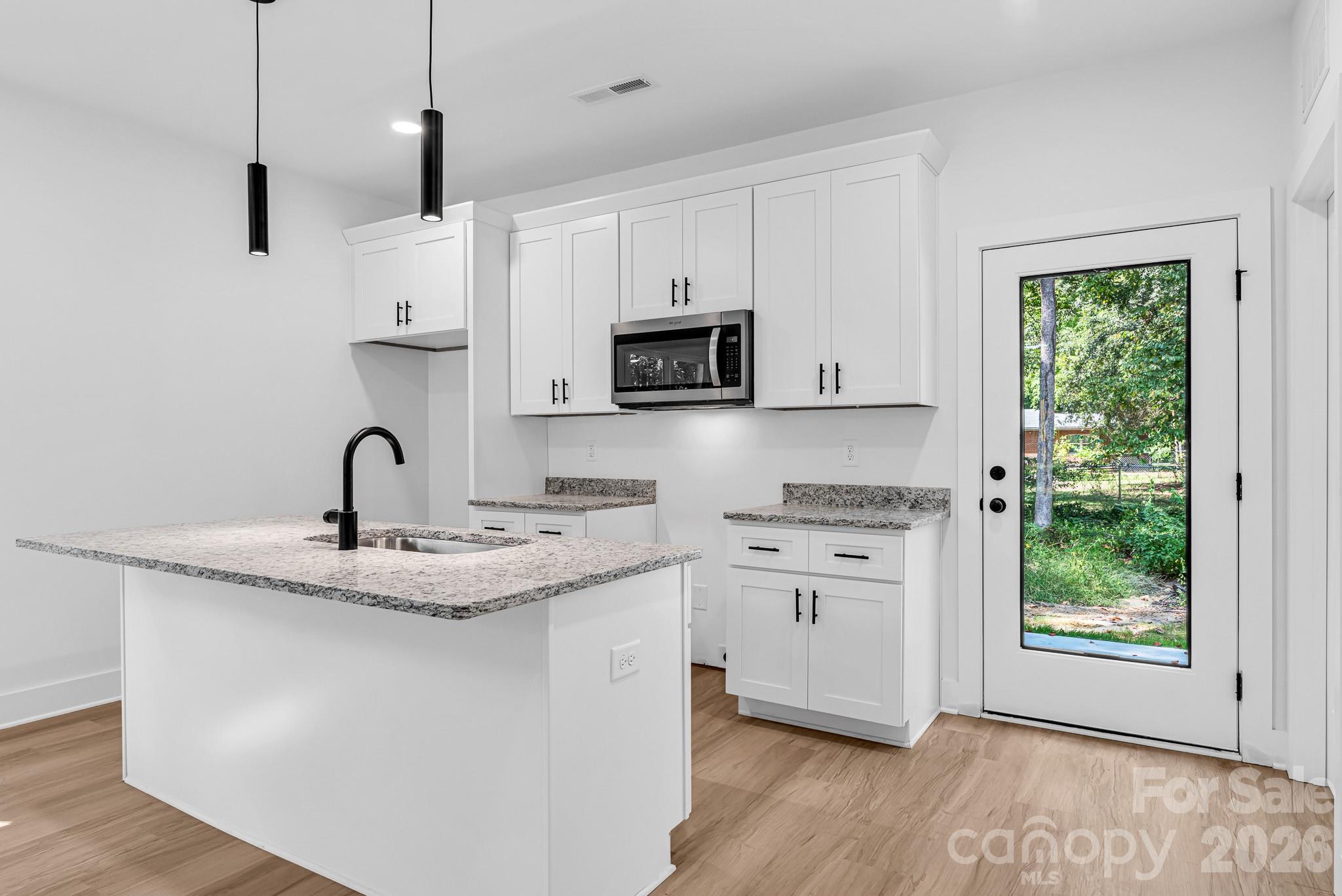 112 N Yadkin Avenue — Spencer