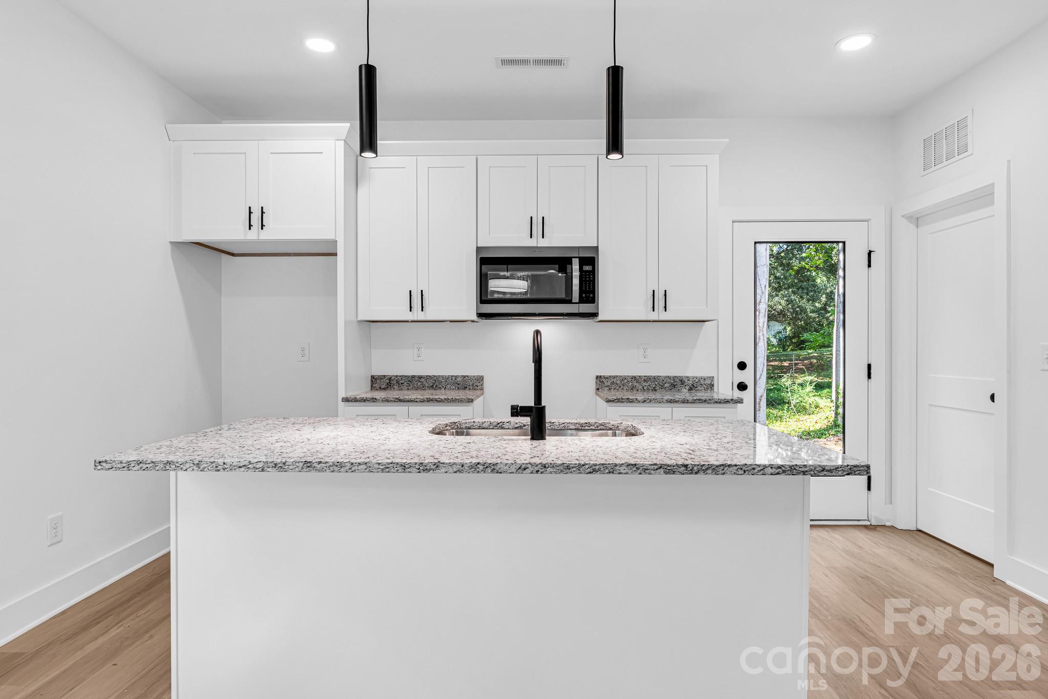 112 N Yadkin Avenue — Spencer