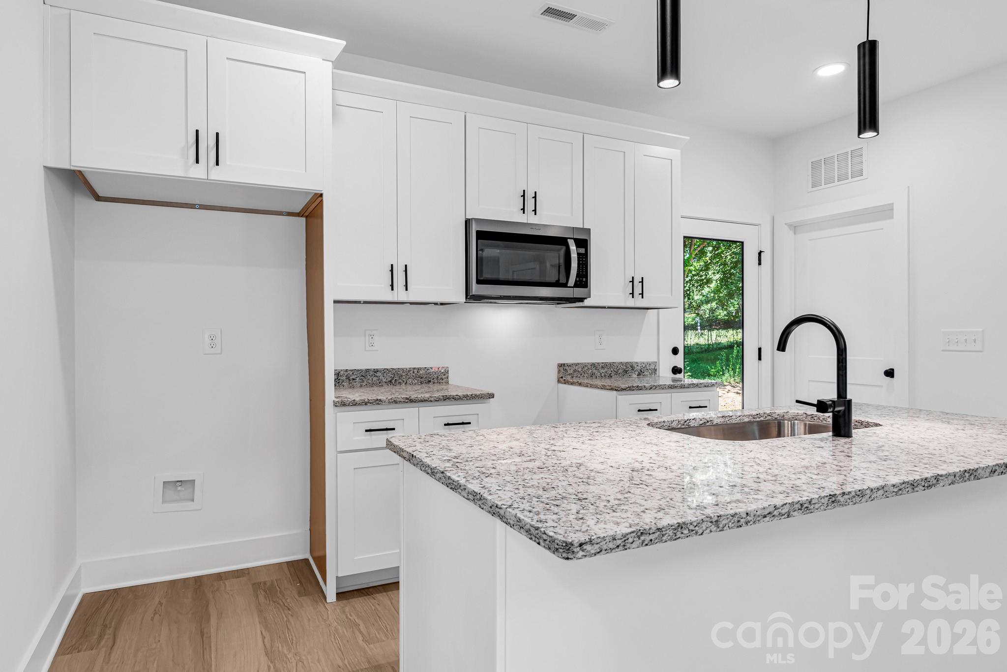 112 N Yadkin Avenue — Spencer