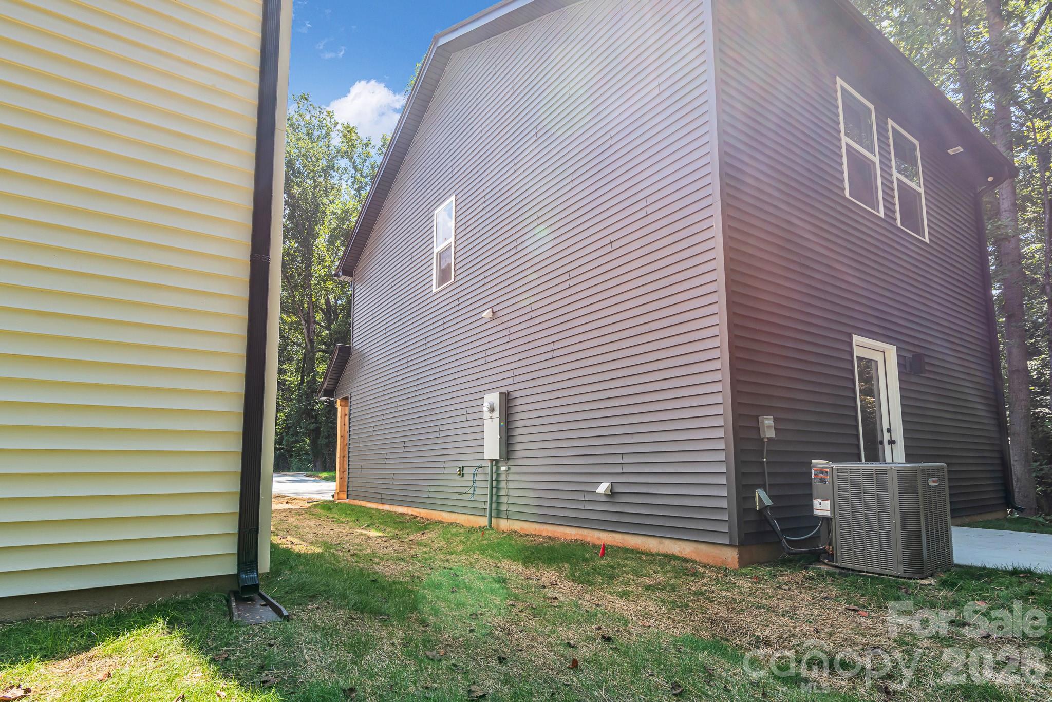 112 N Yadkin Avenue — Spencer