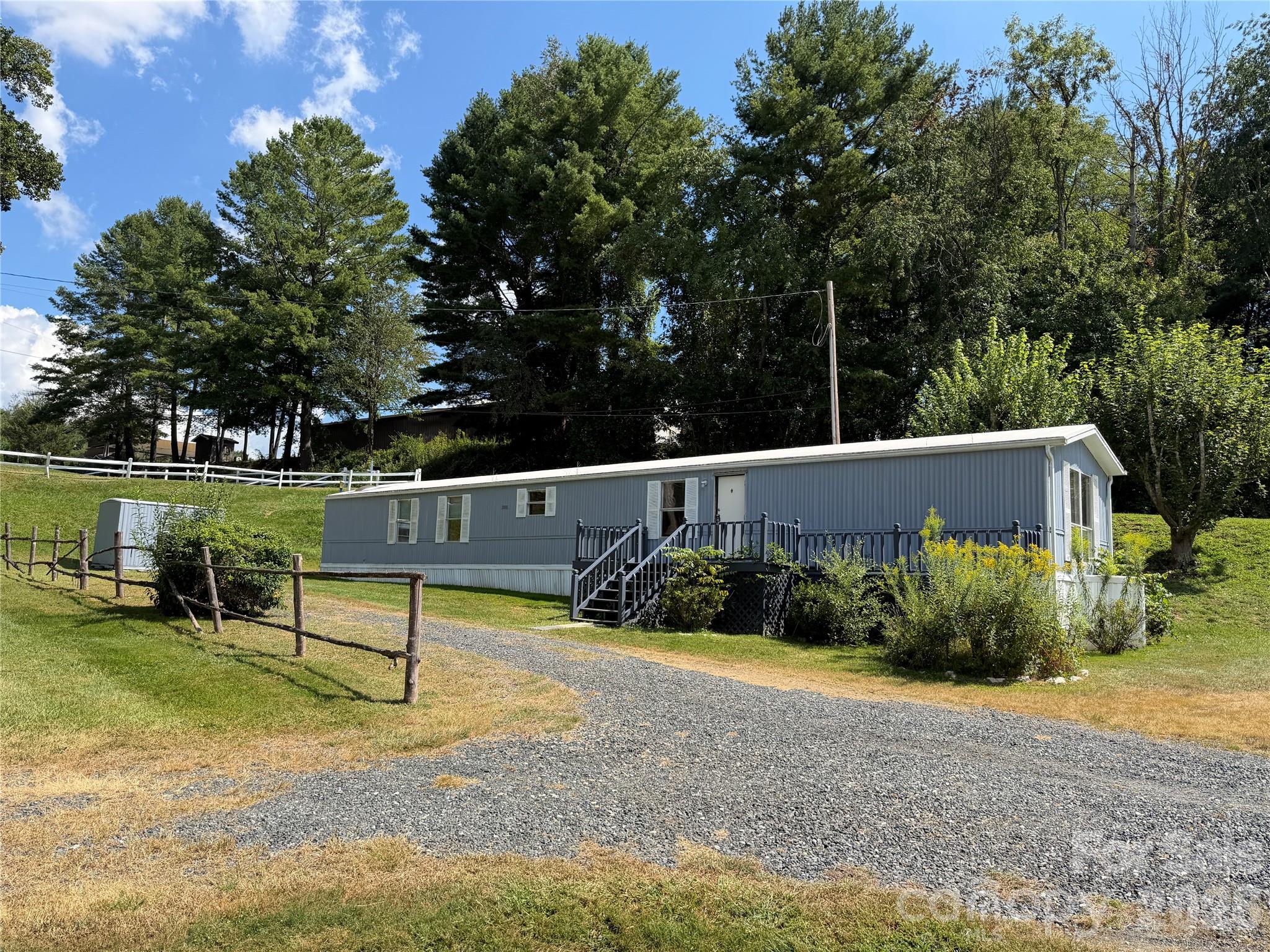 18 Wheeler Hills Road — Burnsville