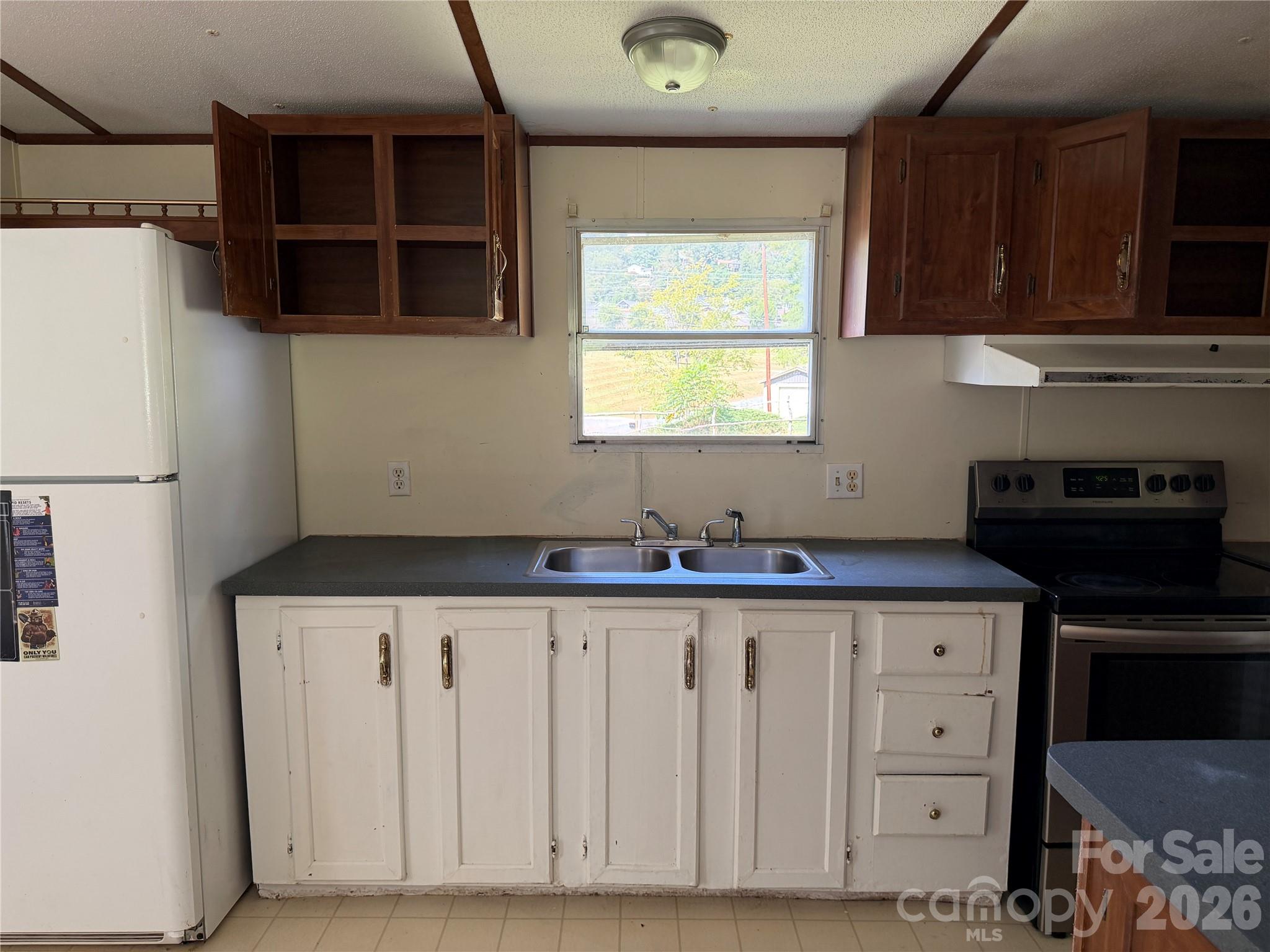18 Wheeler Hills Road — Burnsville