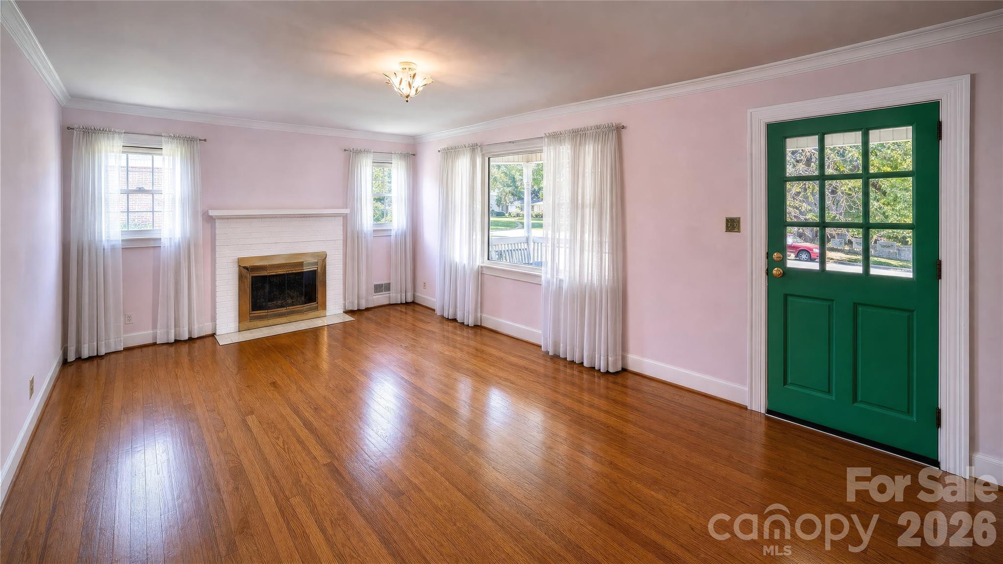 115 N Chestnut Street — Morganton