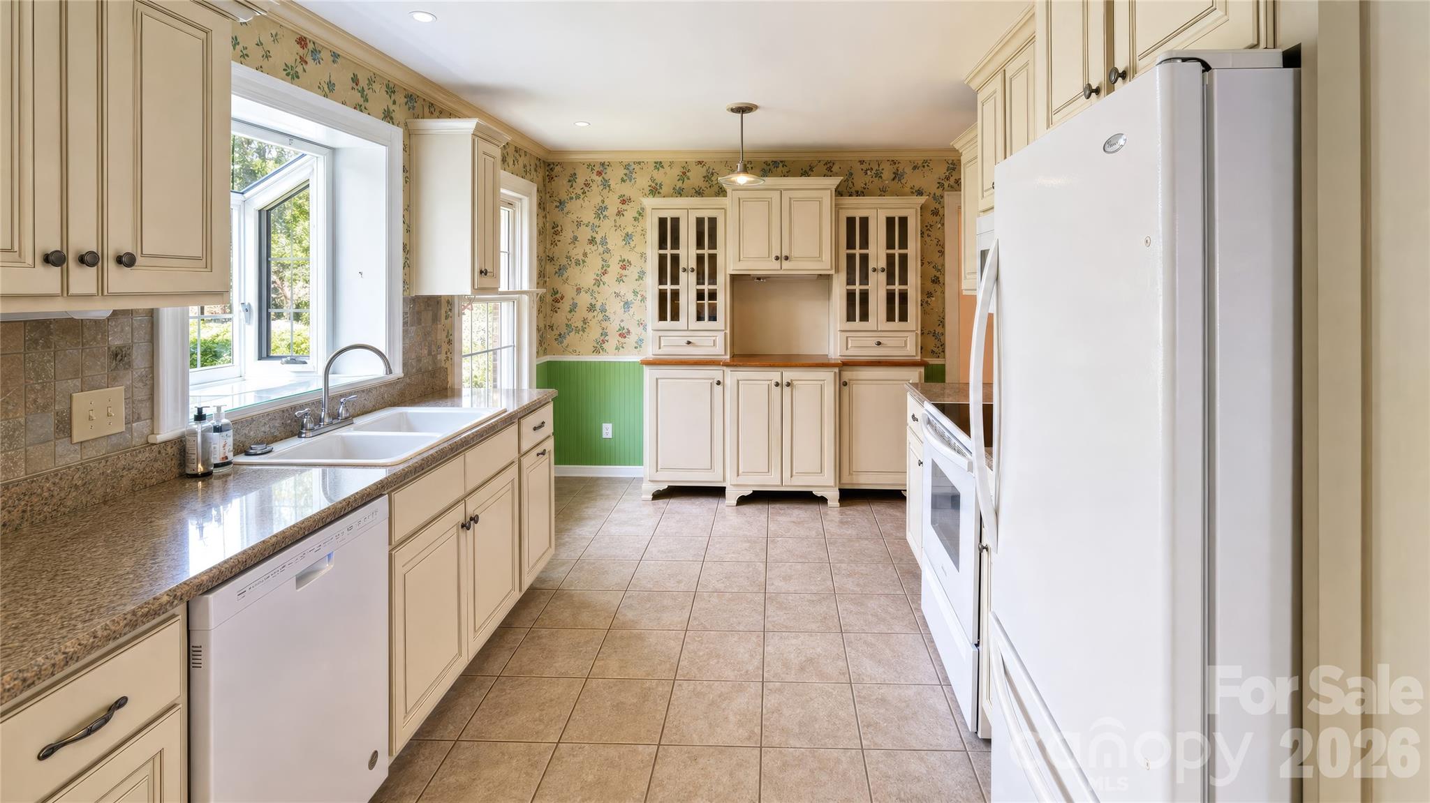 115 N Chestnut Street — Morganton