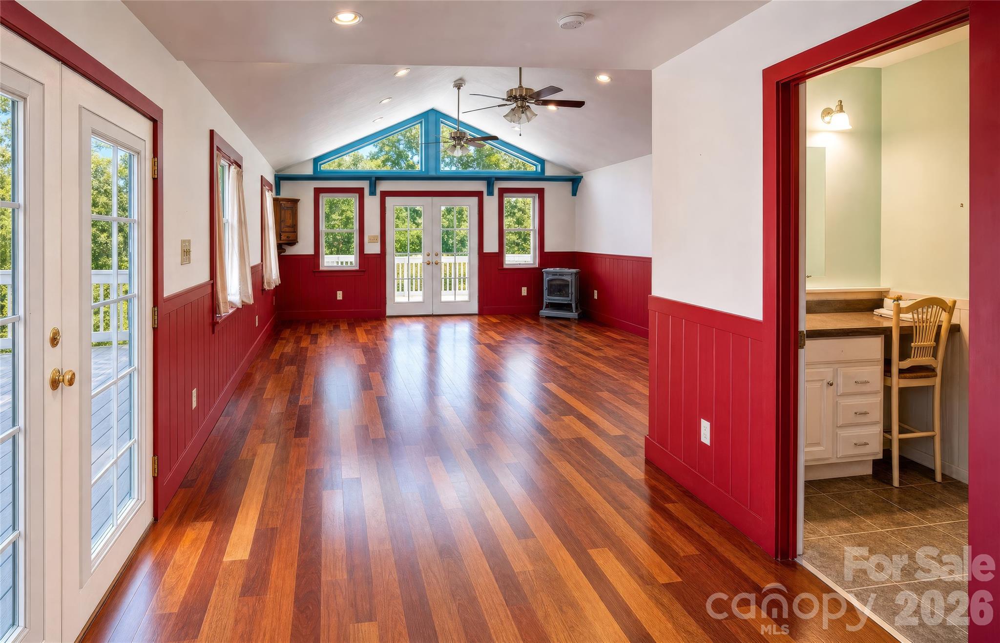 115 N Chestnut Street — Morganton