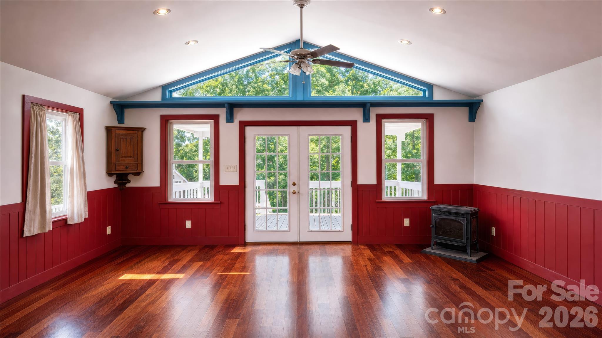 115 N Chestnut Street — Morganton