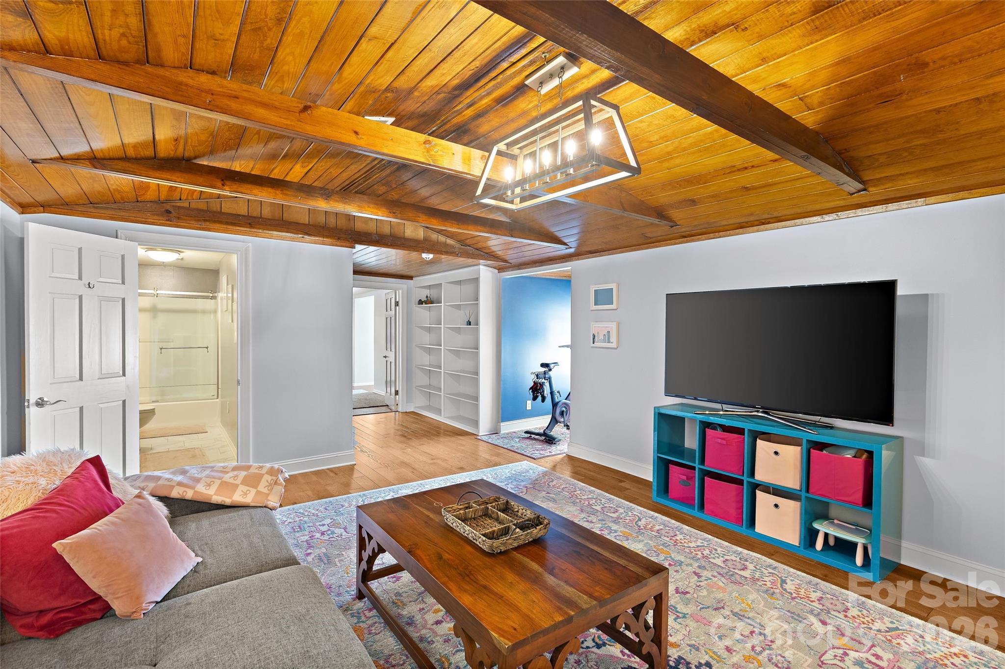 3615 Pickwick Lane — Charlotte