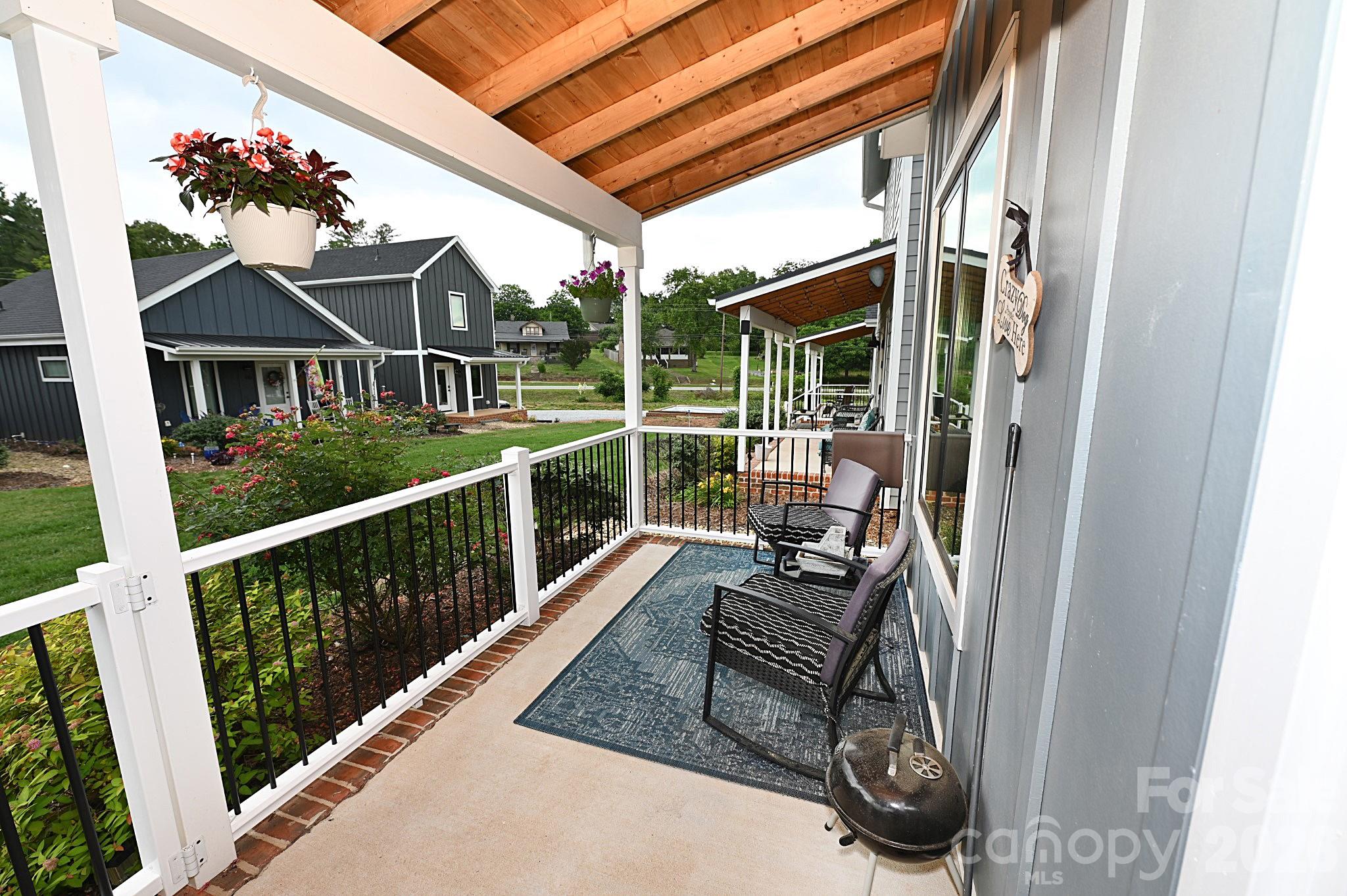 28 Cottage Court — Granite Falls