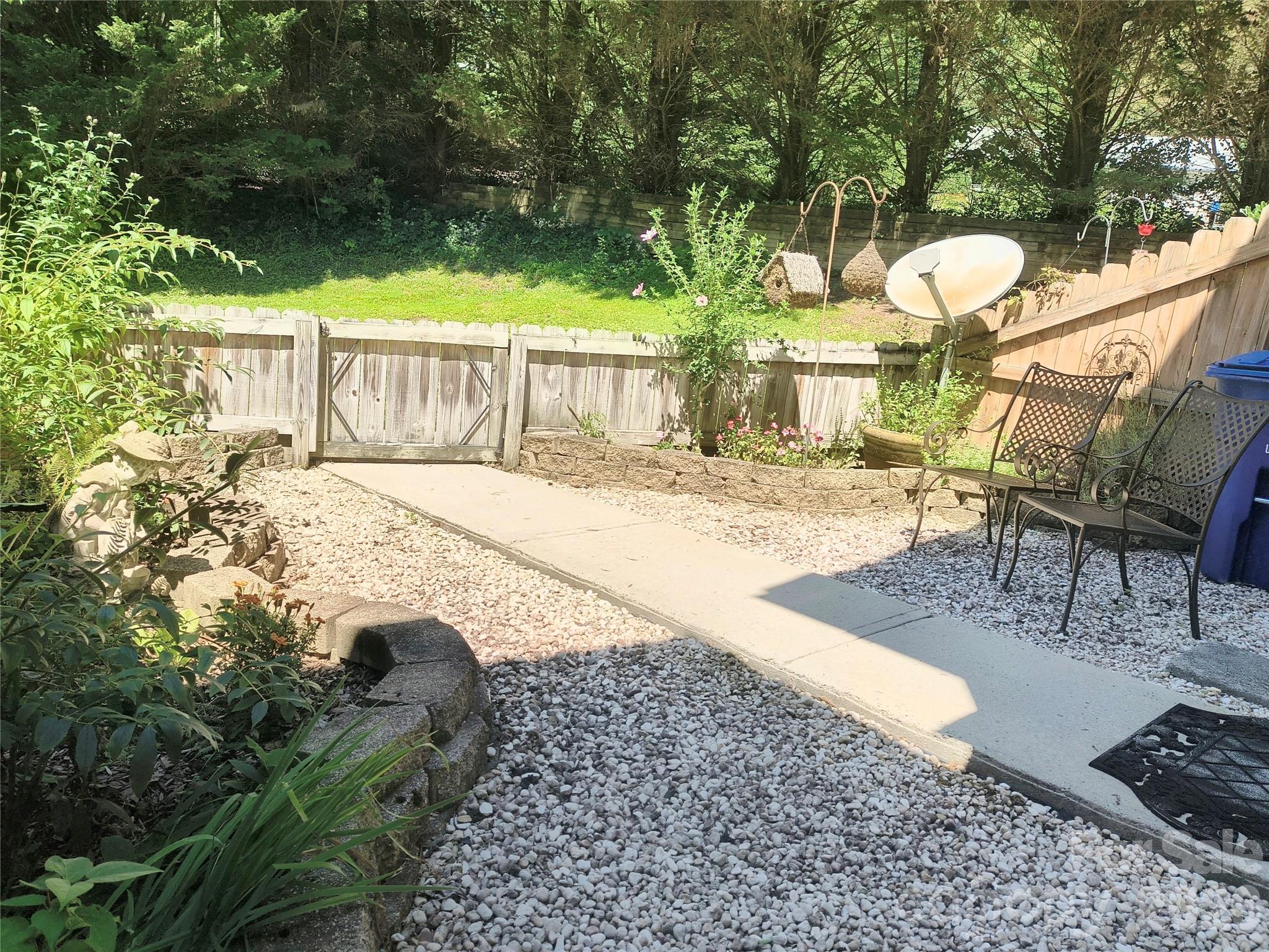 102 S Park Lane — Black Mountain