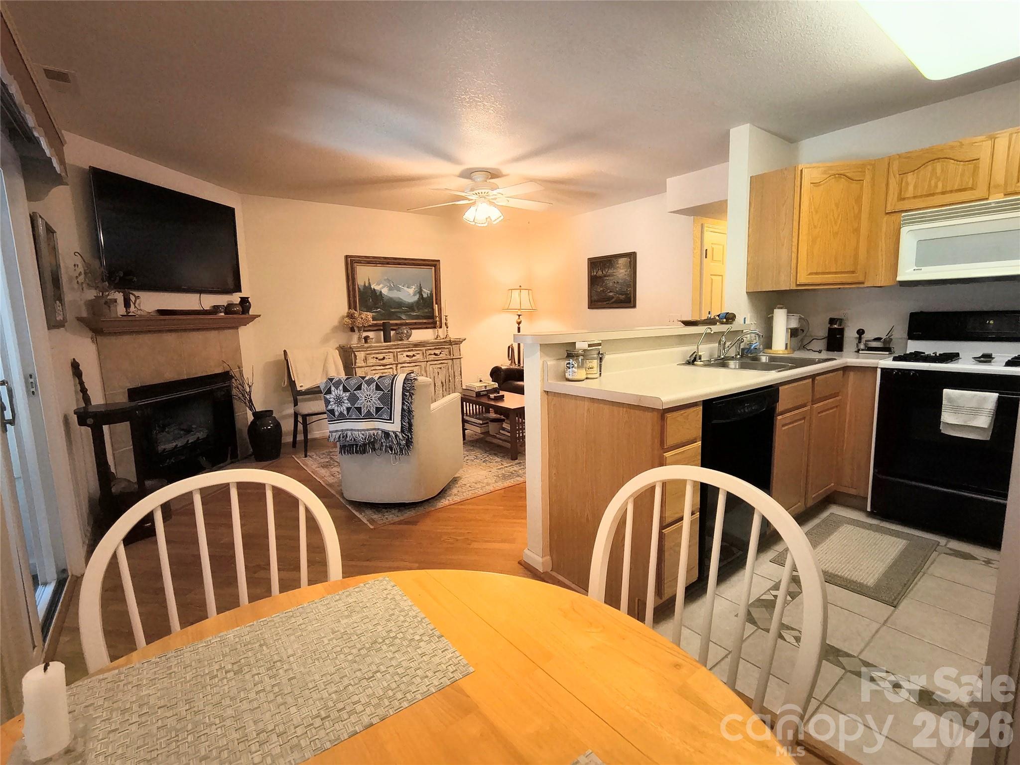 102 S Park Lane — Black Mountain