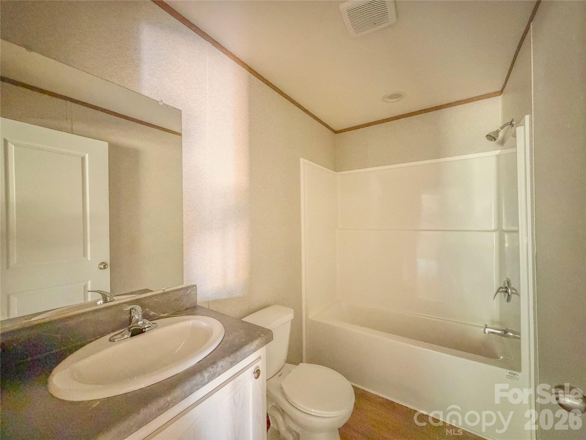 4277 Chinquapin Circle — Lenoir
