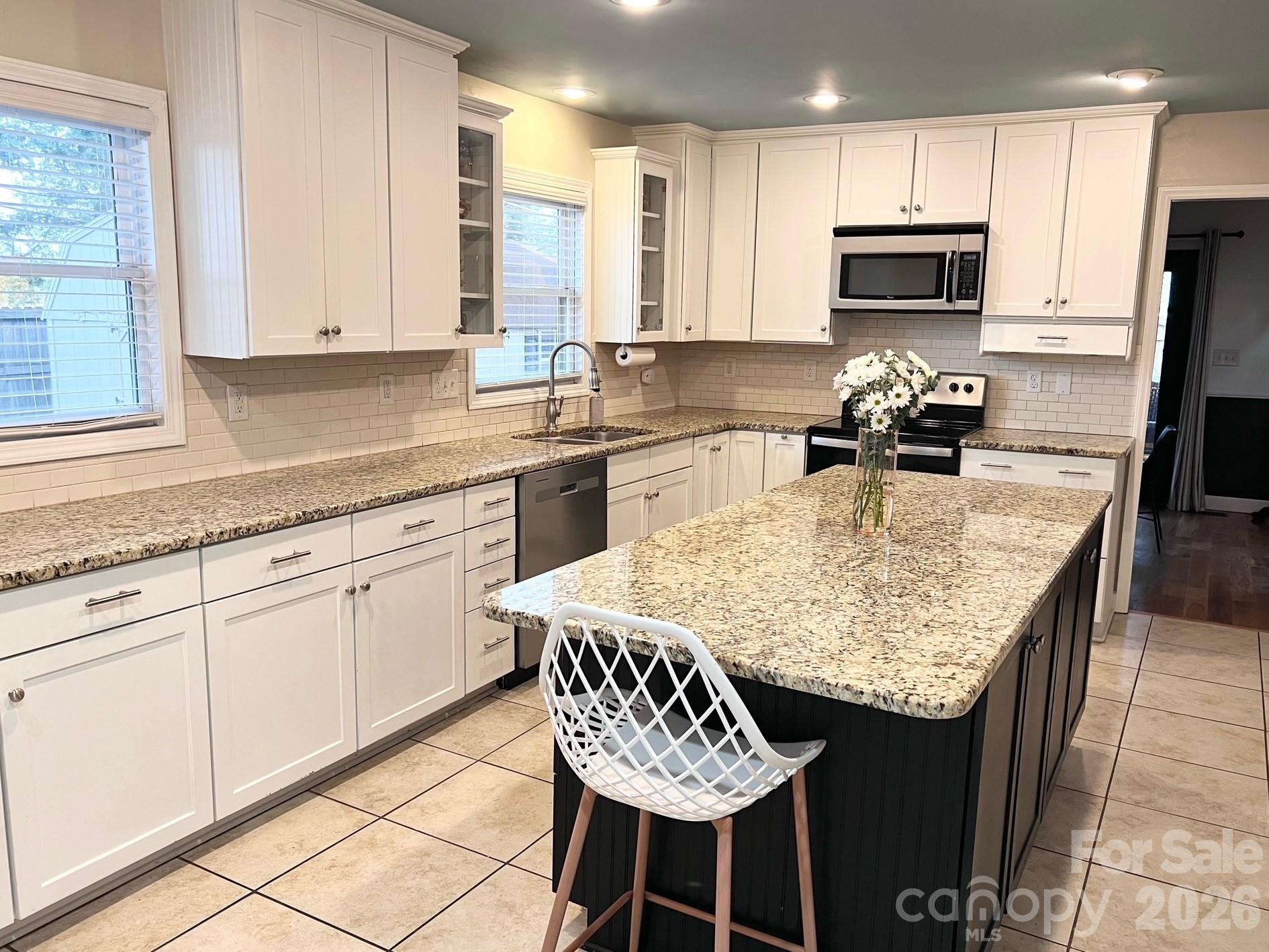 496 17th Avenue Drive NE — Hickory